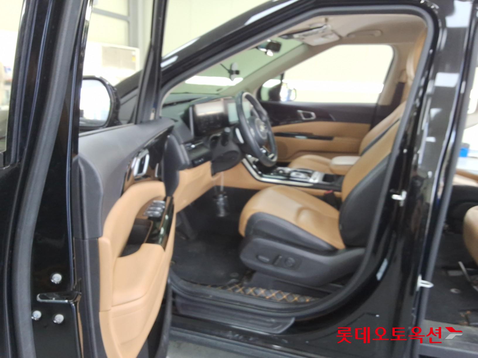 2021 - kia carnival