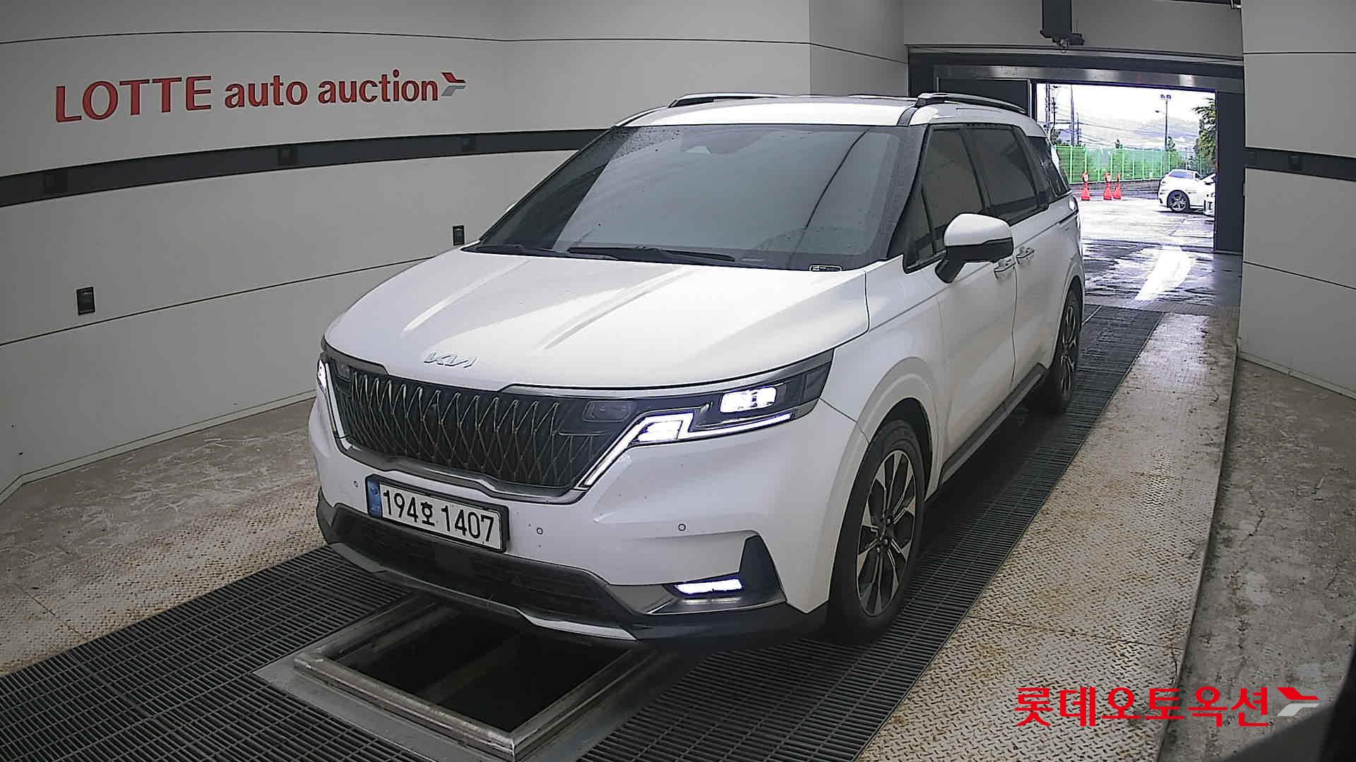 2022 - kia carnival
