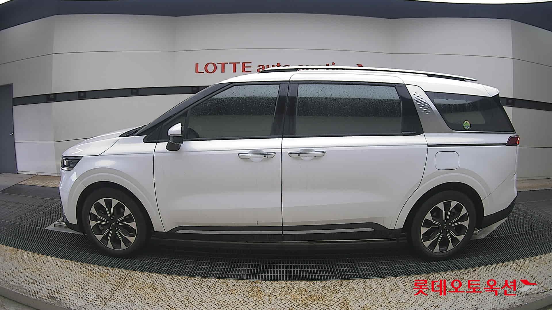 2022 - kia carnival