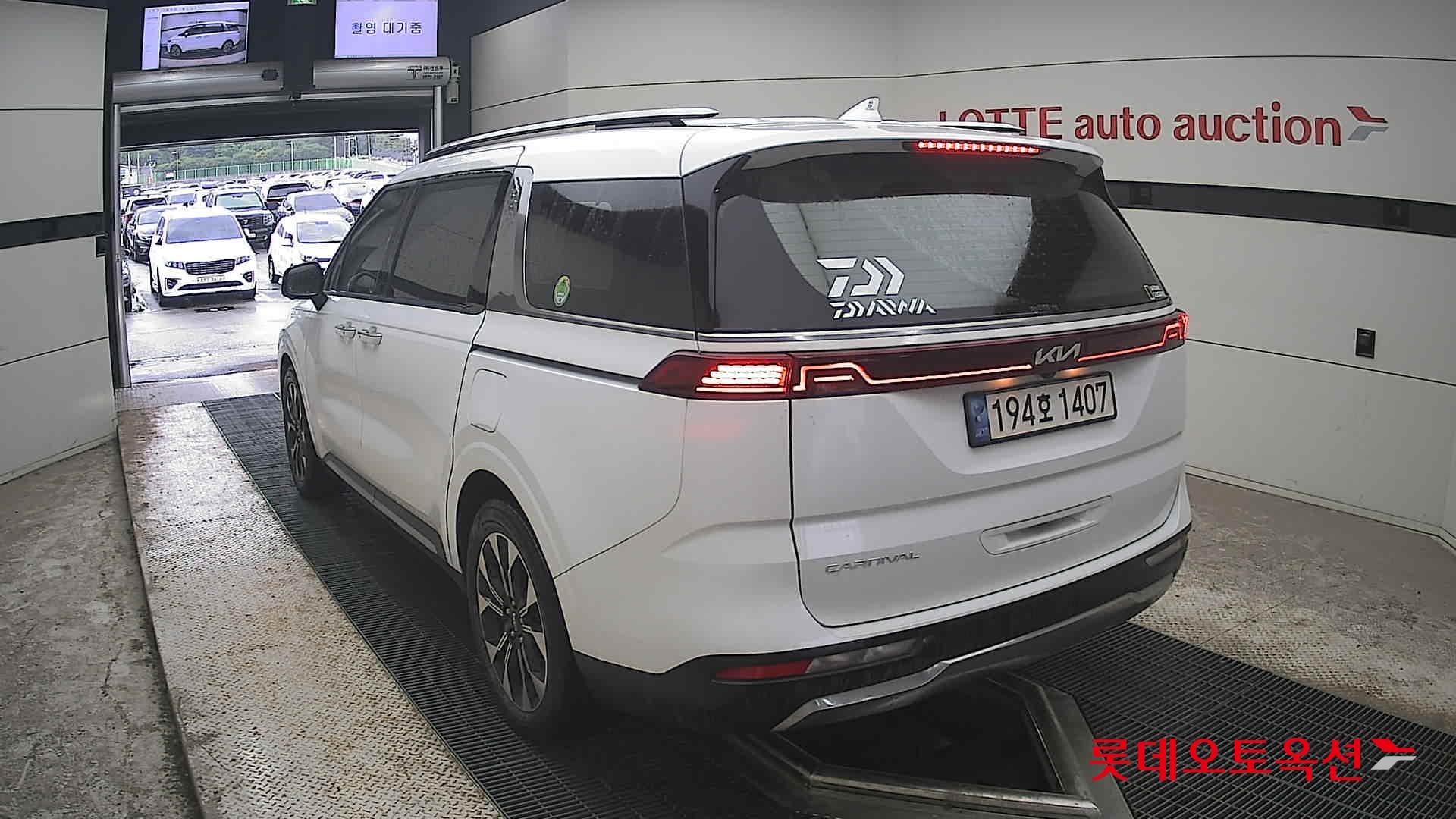 2022 - kia carnival