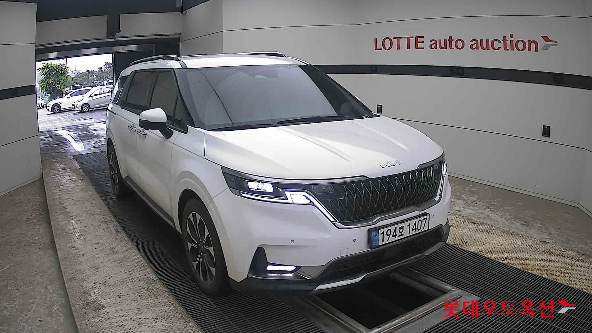 2022 - kia carnival