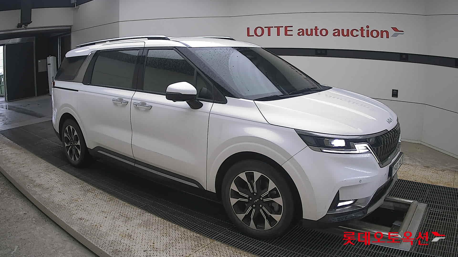 2022 - kia carnival
