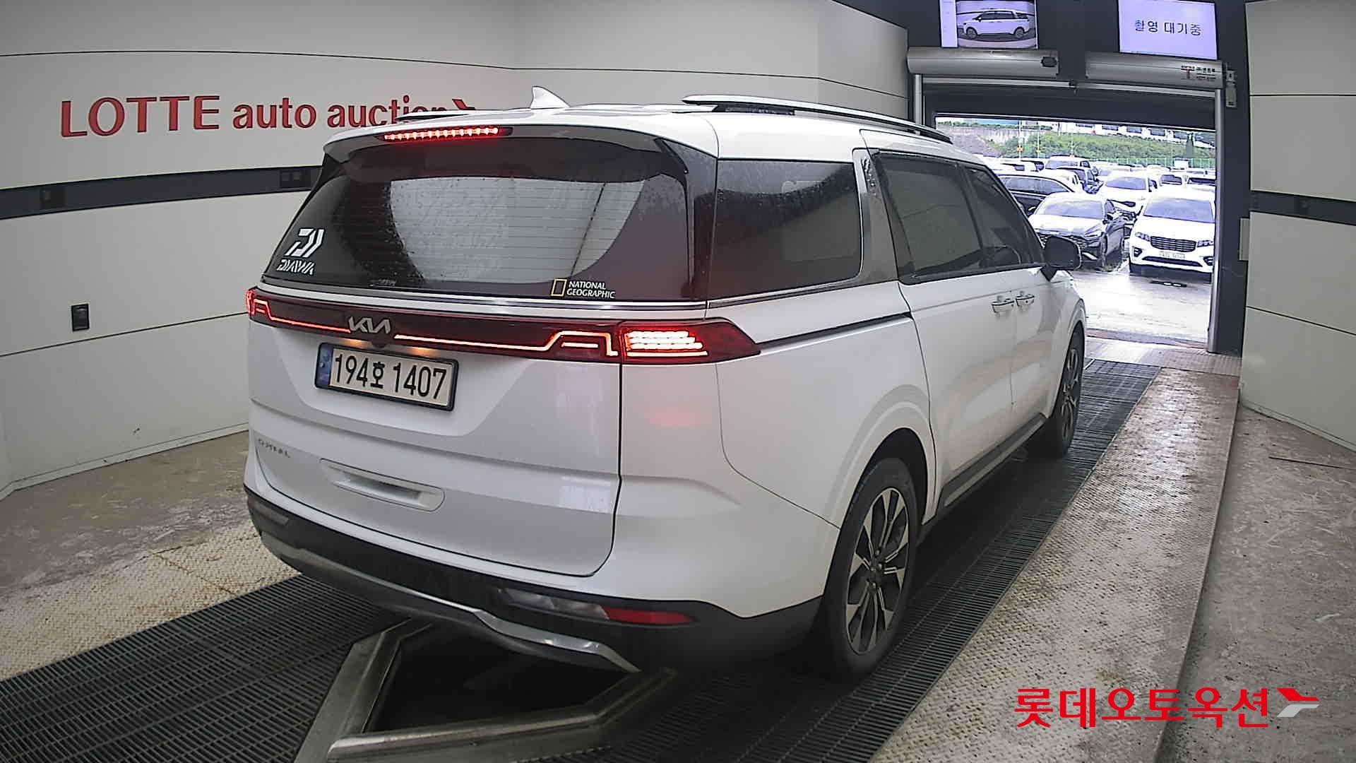 2022 - kia carnival