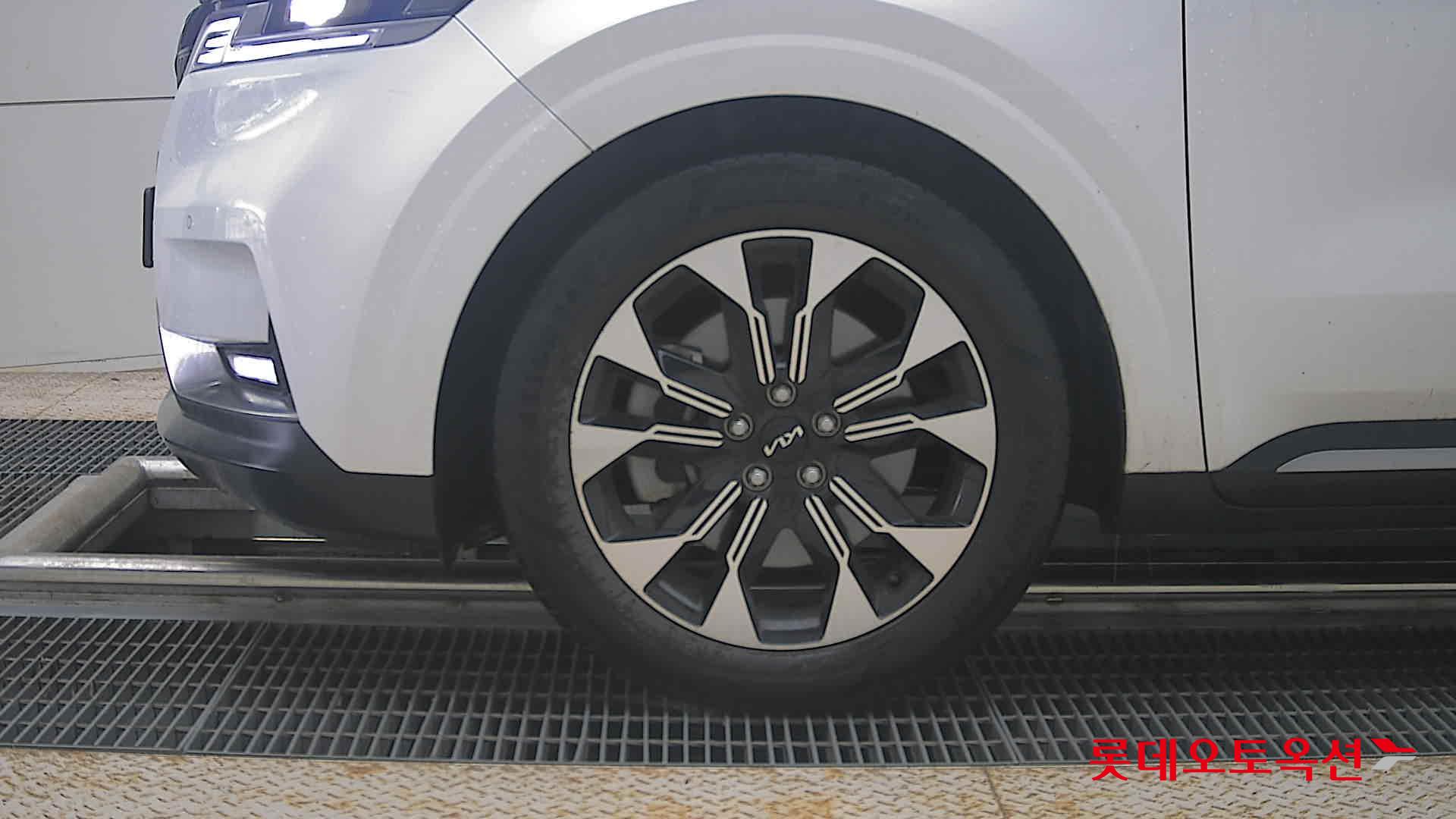 2022 - kia carnival