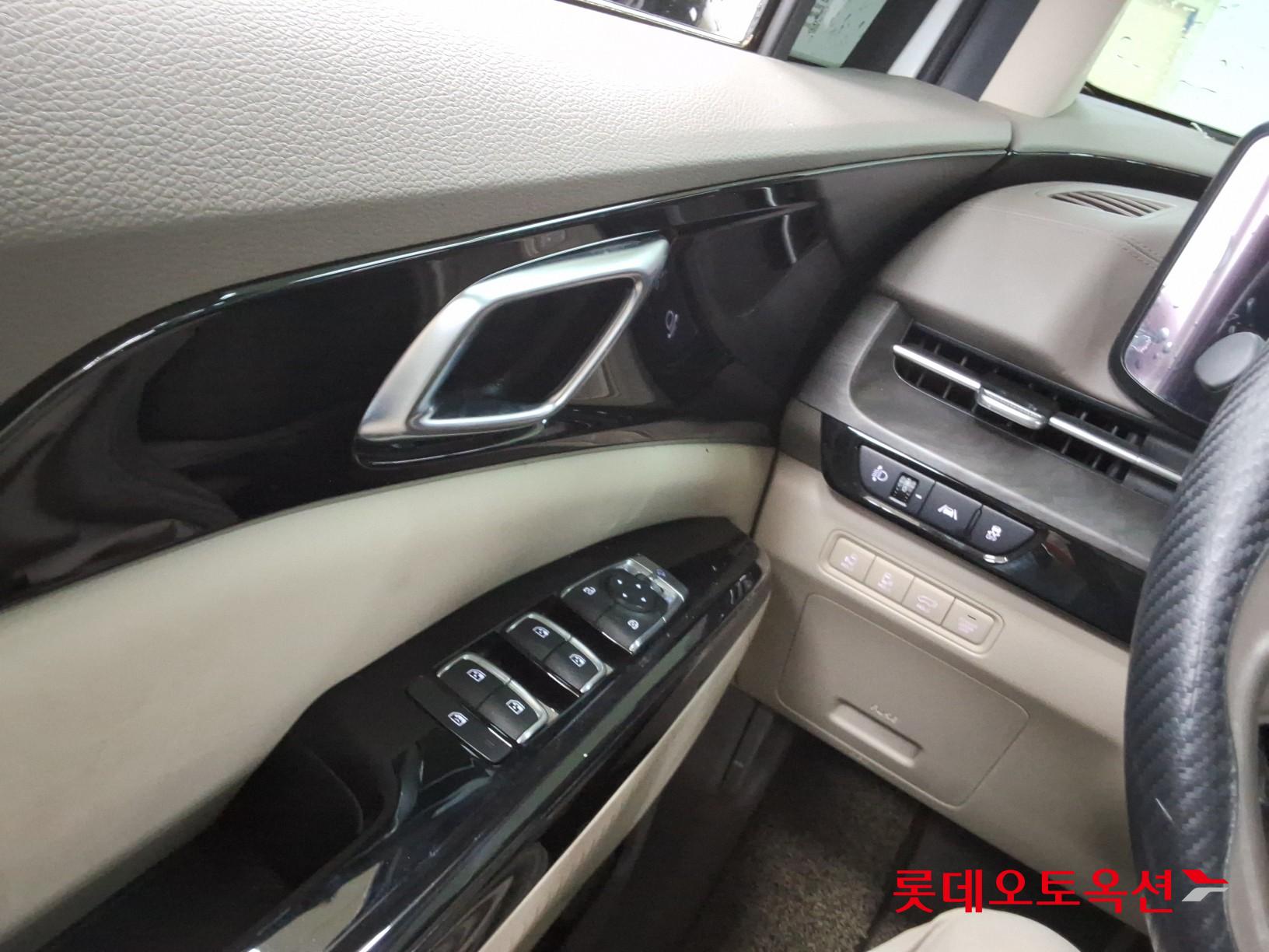 2022 - kia carnival