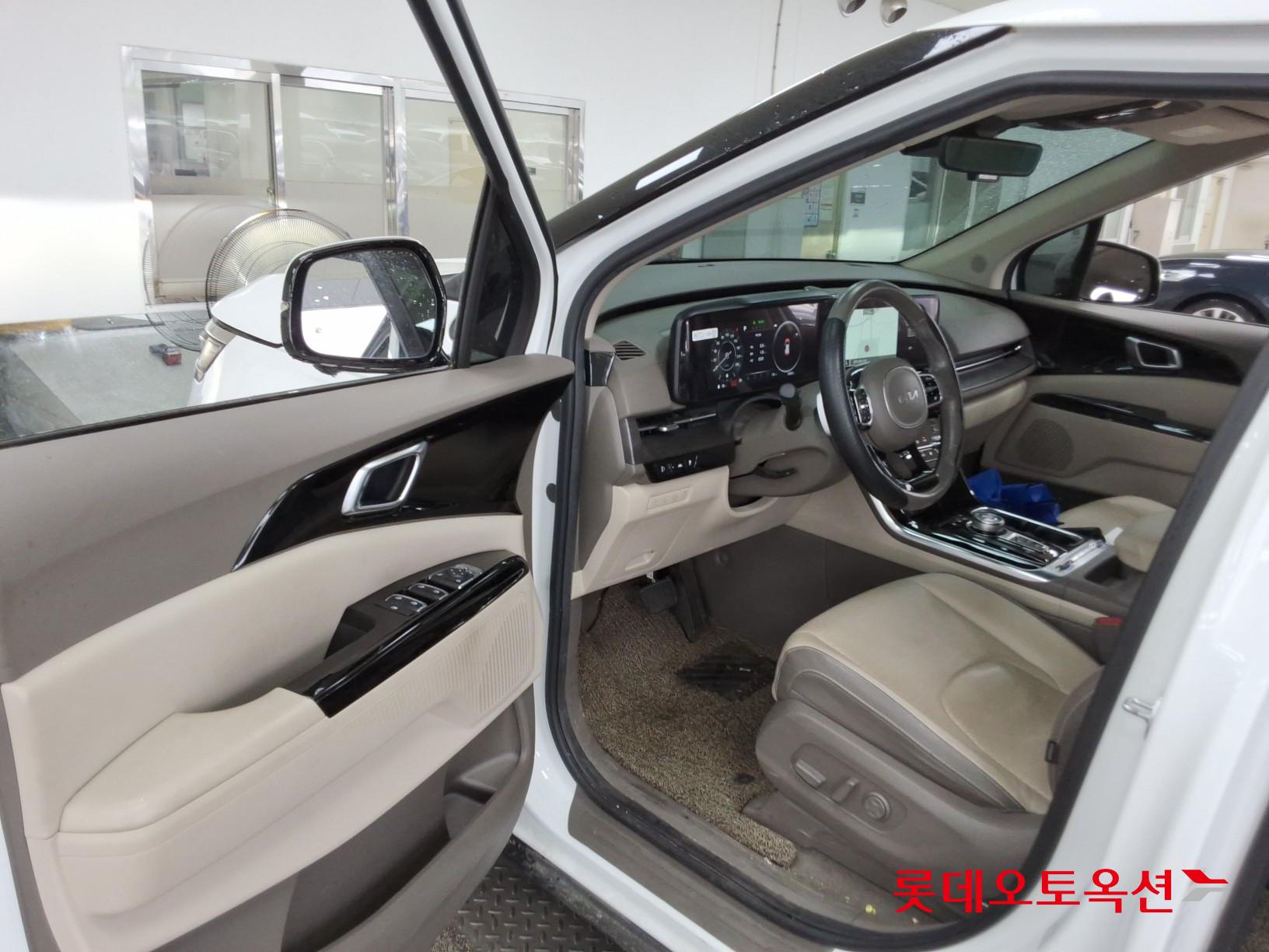 2022 - kia carnival