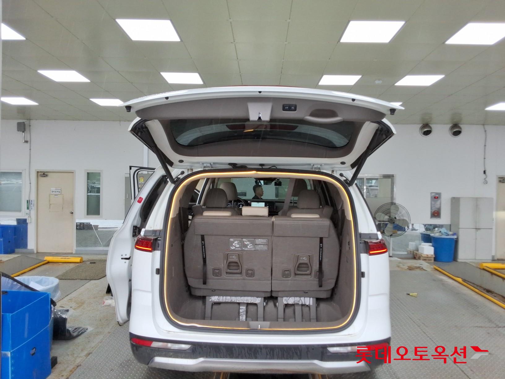 2022 - kia carnival