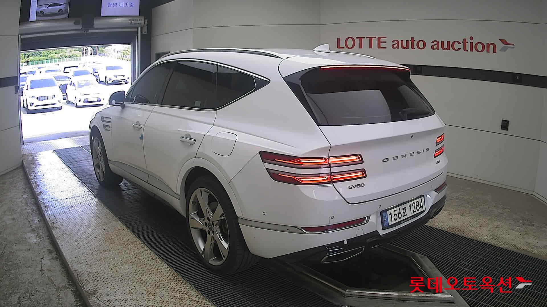 2021 - genesis gv80
