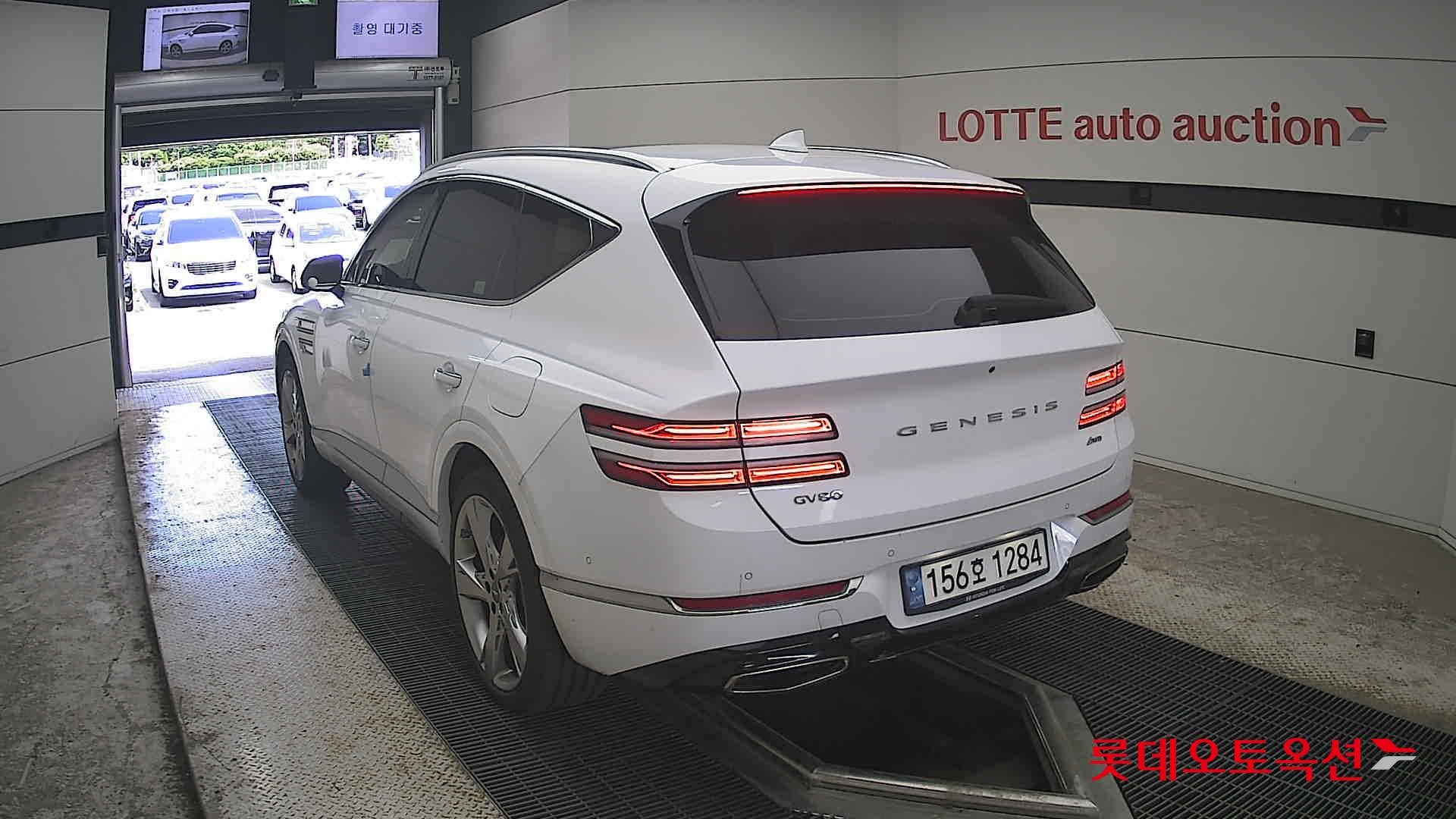 2021 - genesis gv80