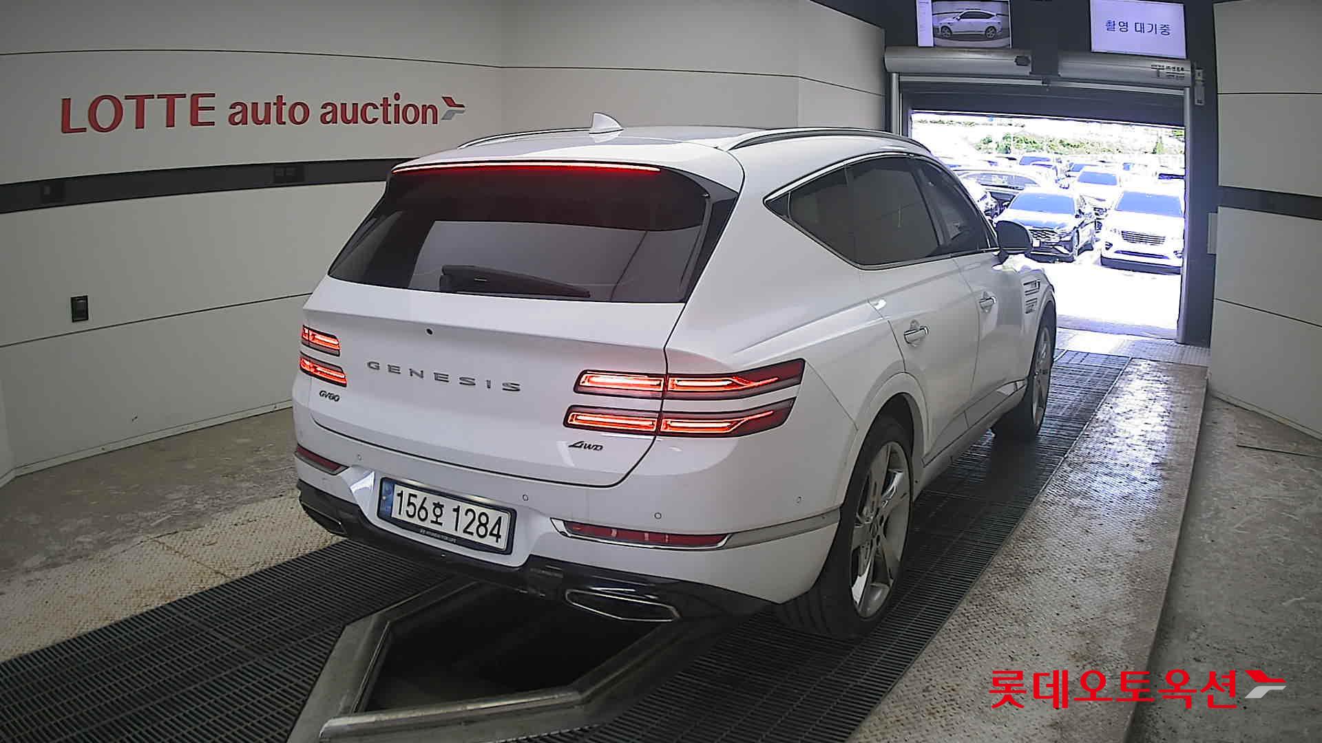 2021 - genesis gv80