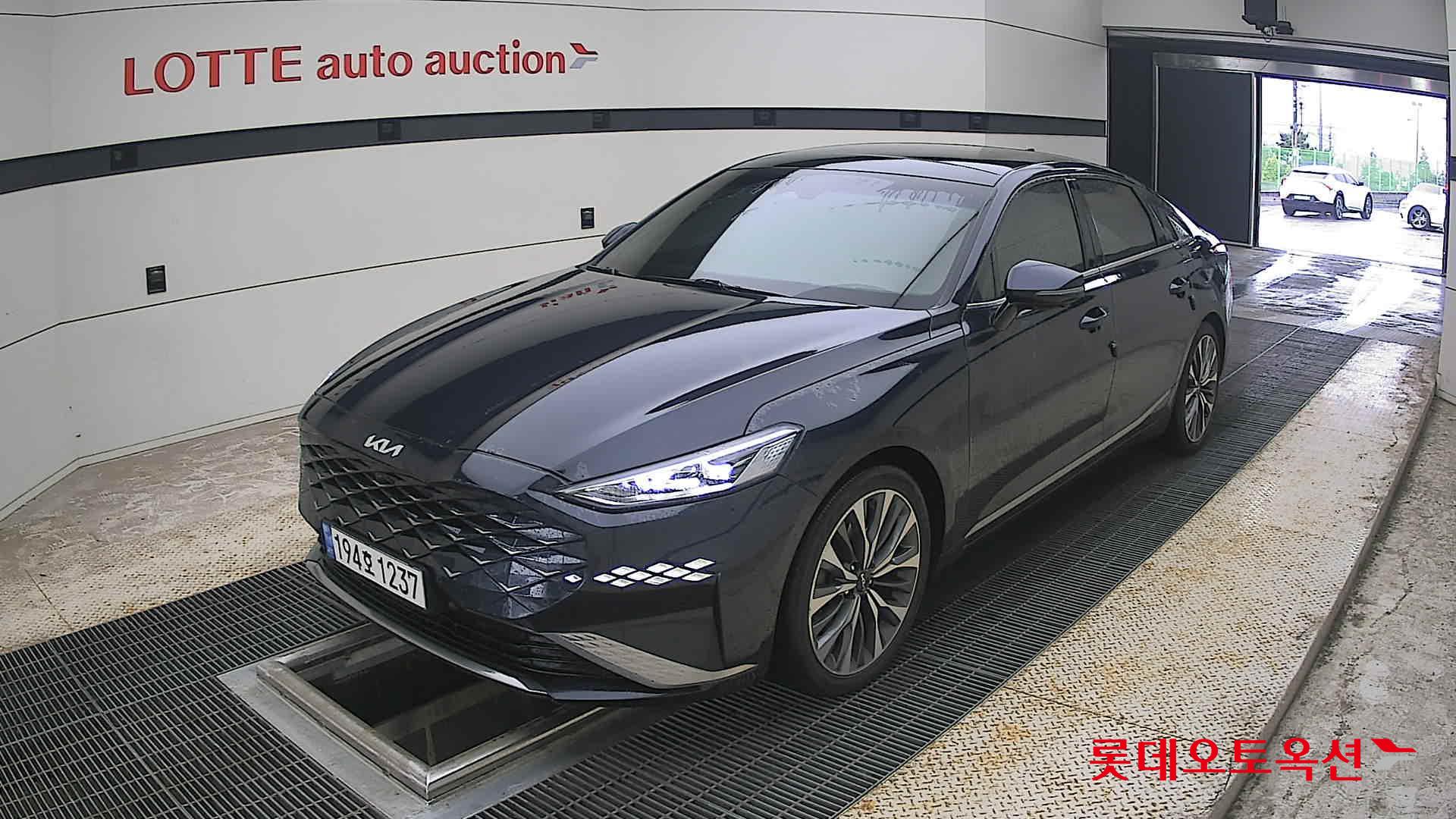 2022 - kia k8