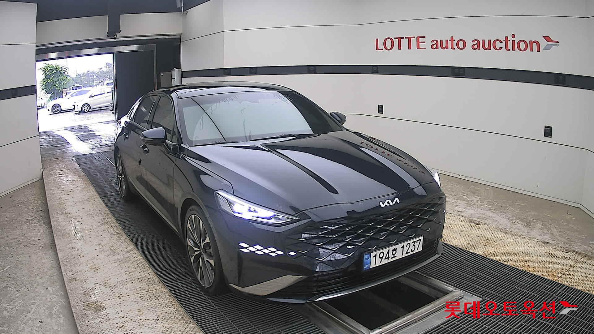 2022 - kia k8