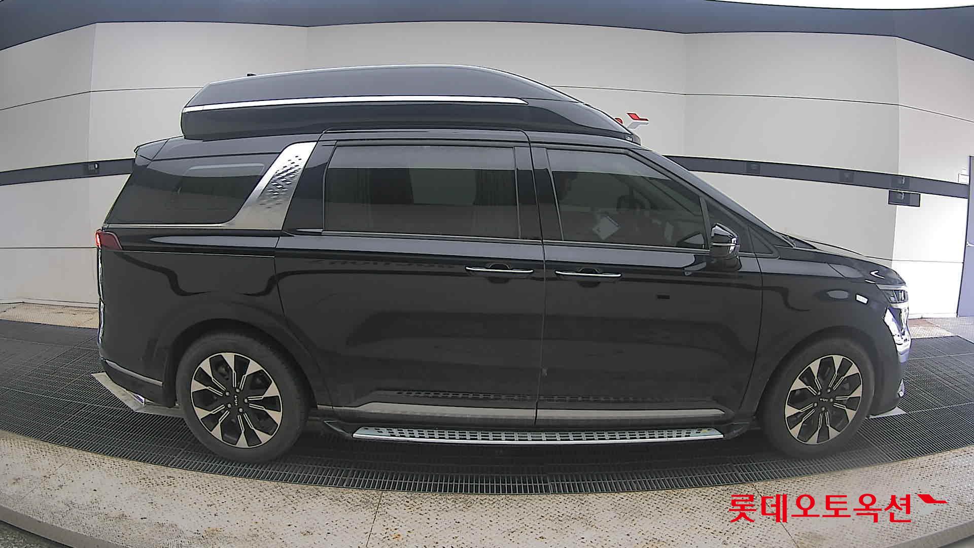 2023 - kia carnival