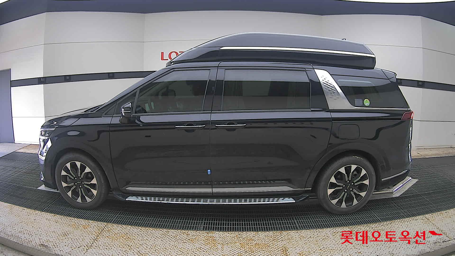 2023 - kia carnival