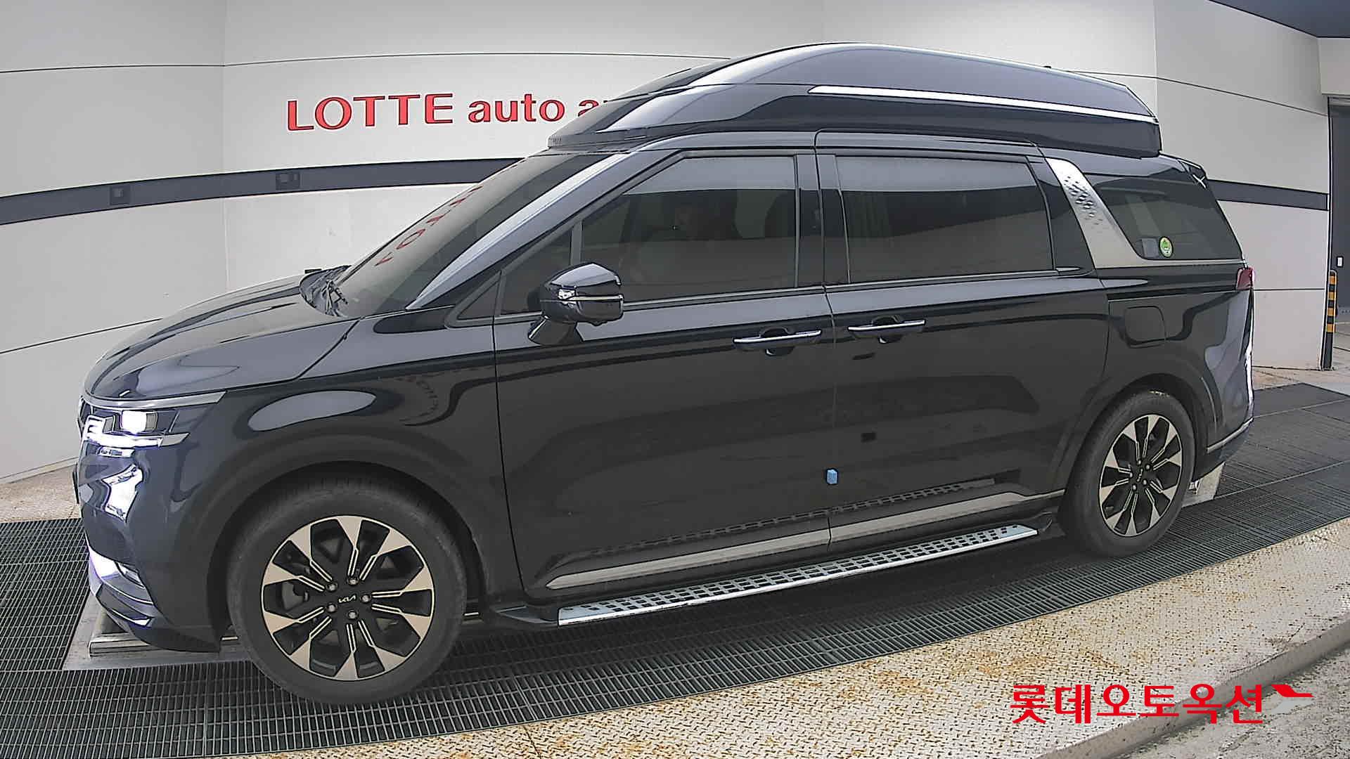 2023 - kia carnival
