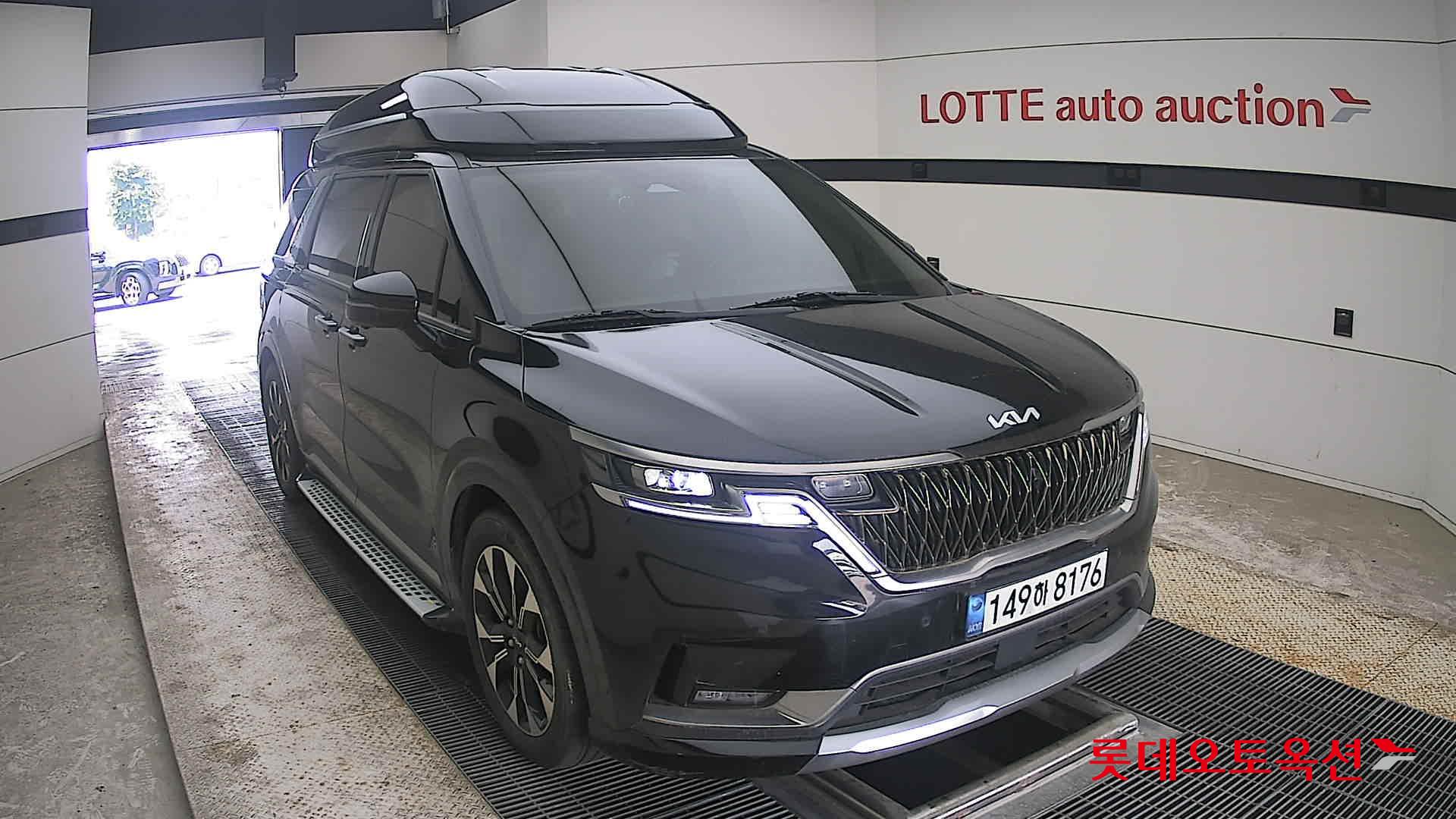 2023 - kia carnival