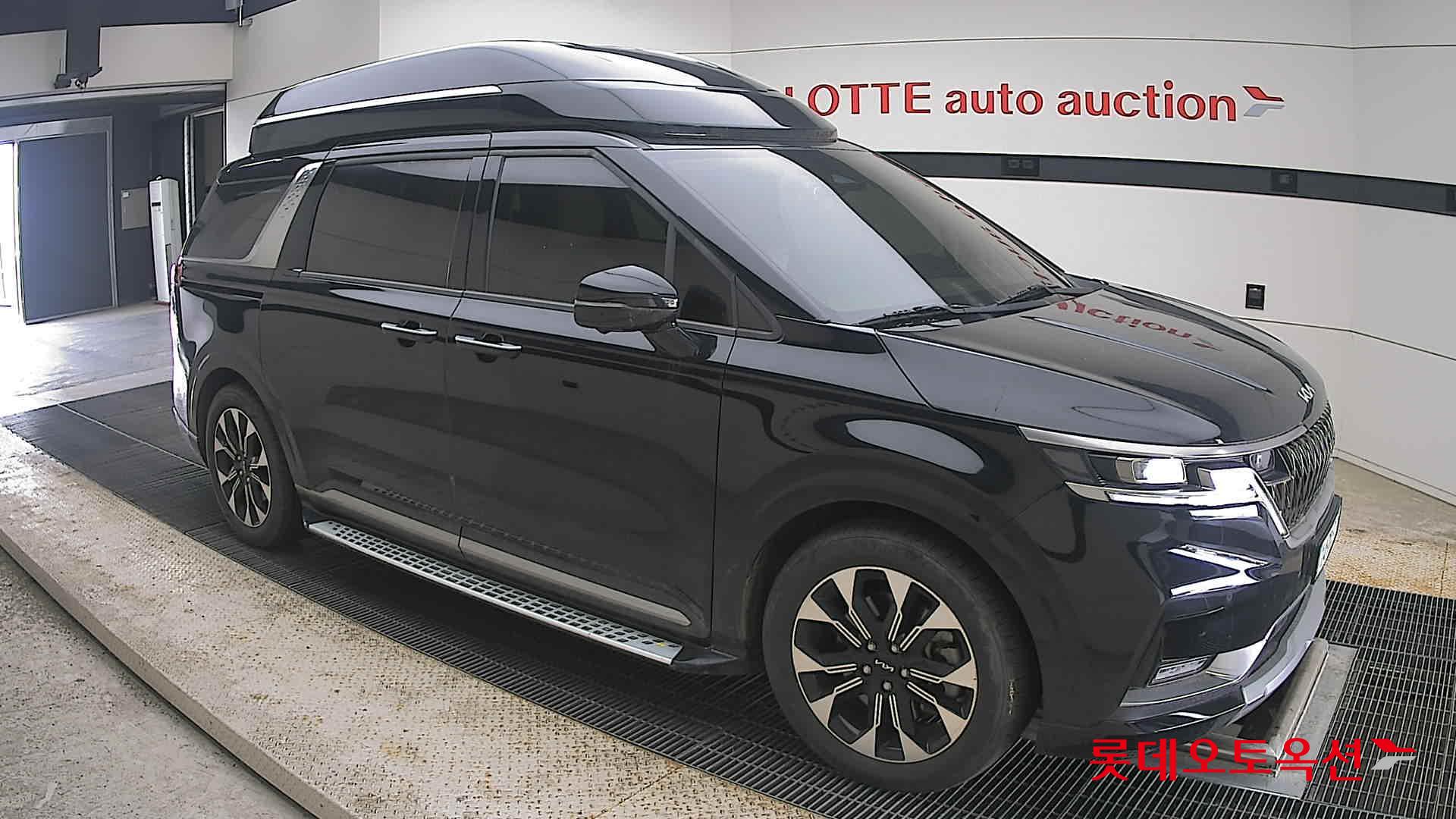 2023 - kia carnival
