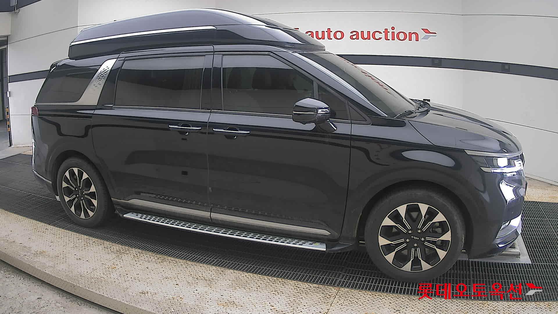 2023 - kia carnival