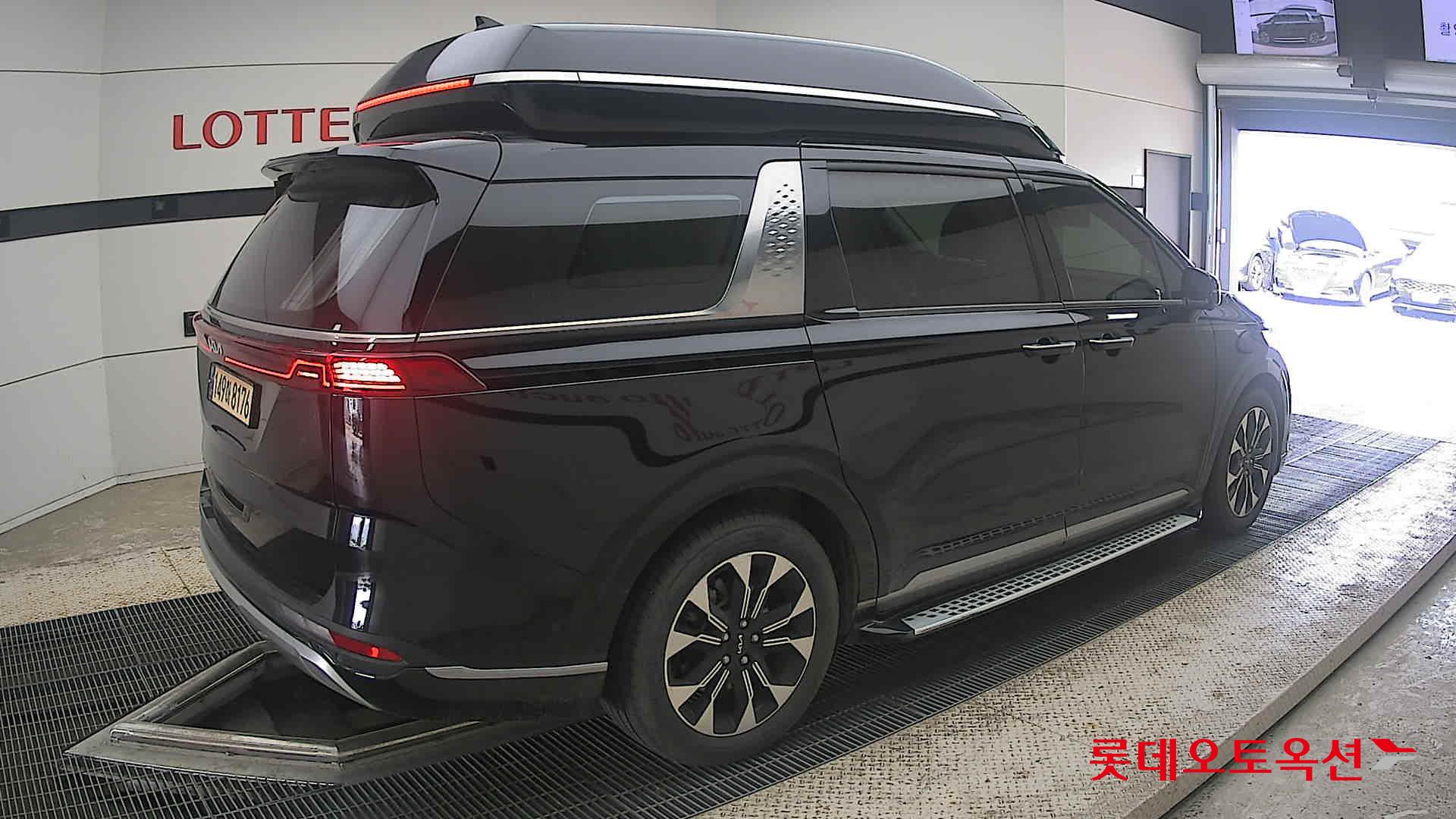 2023 - kia carnival
