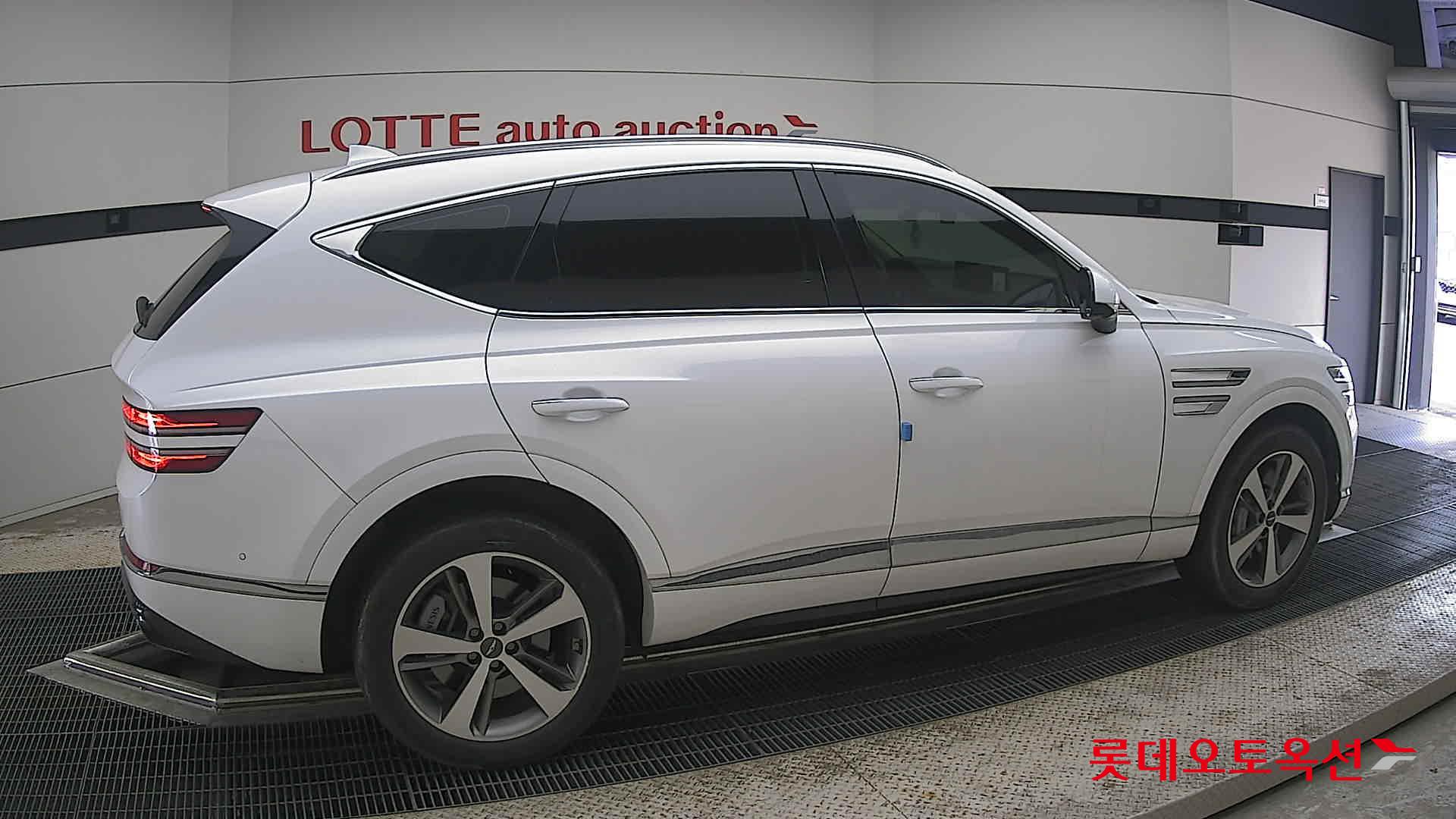 2023 - genesis gv80