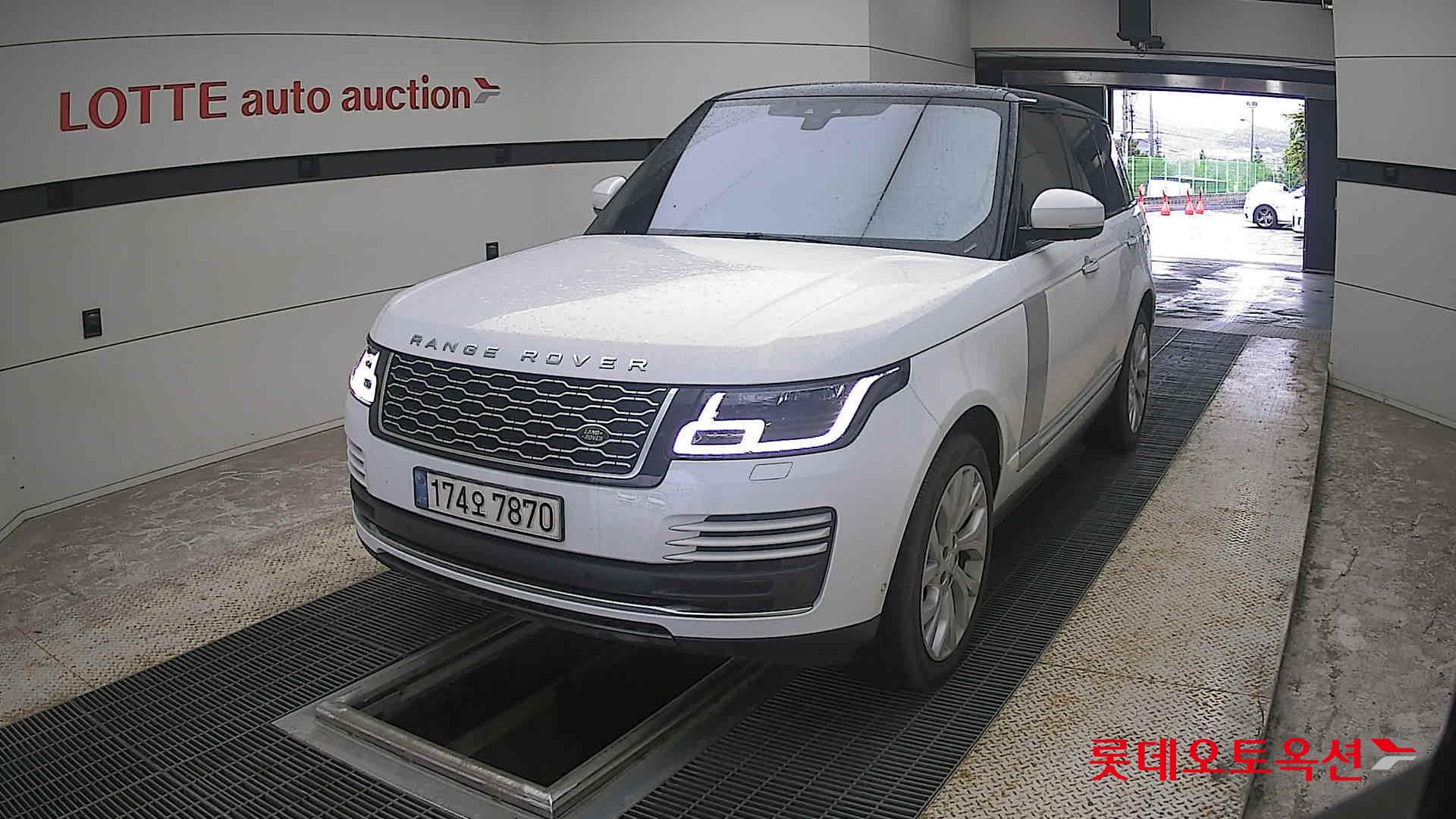 2021 - land rover range rover