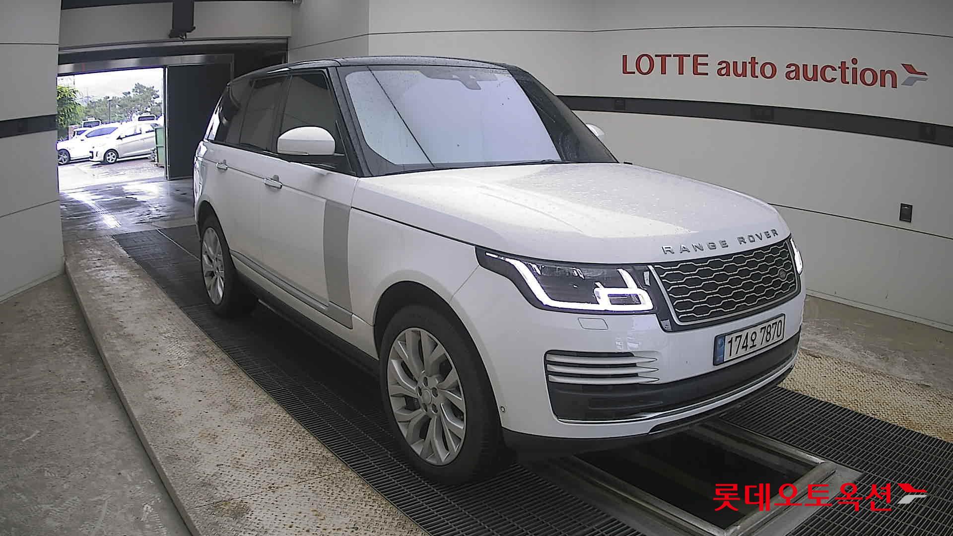 2021 - land rover range rover