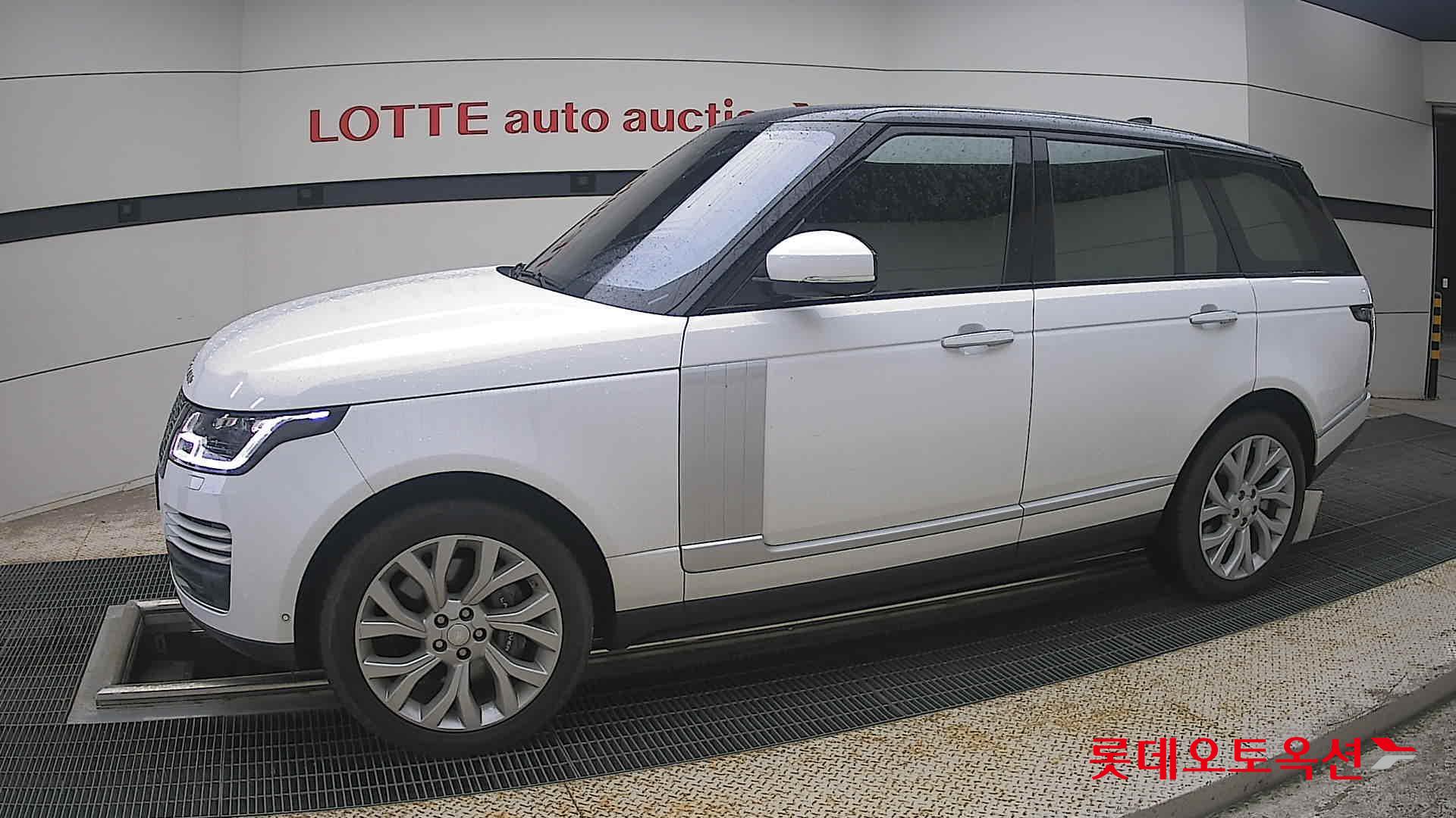 2021 - land rover range rover
