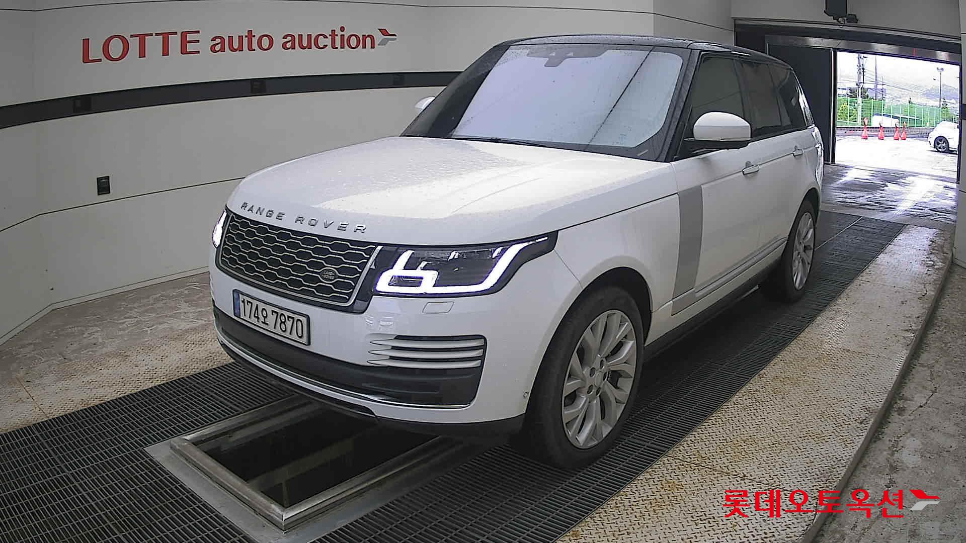 2021 - land rover range rover