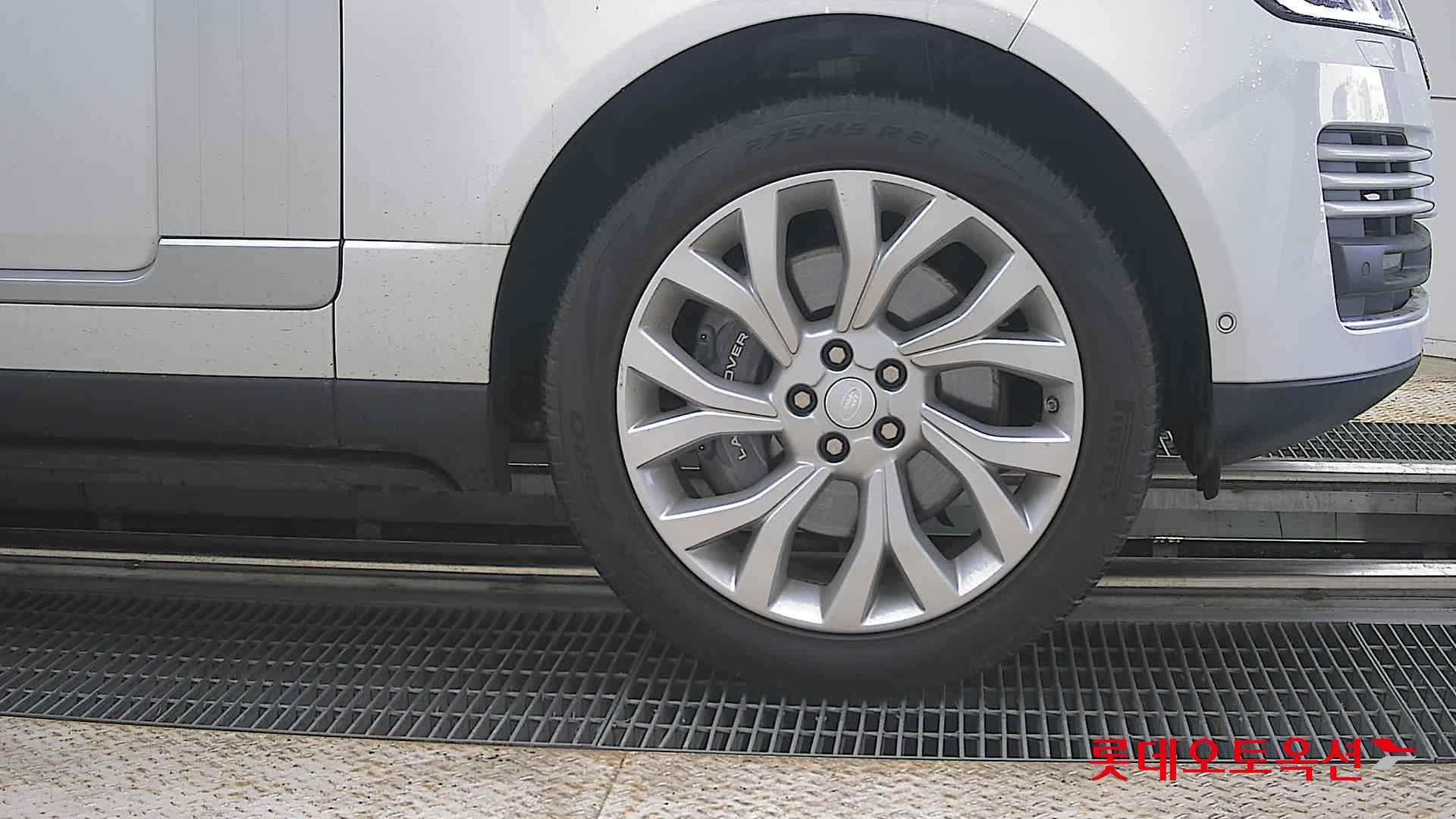 2021 - land rover range rover