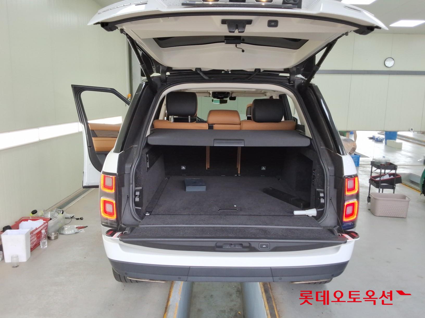 2021 - land rover range rover
