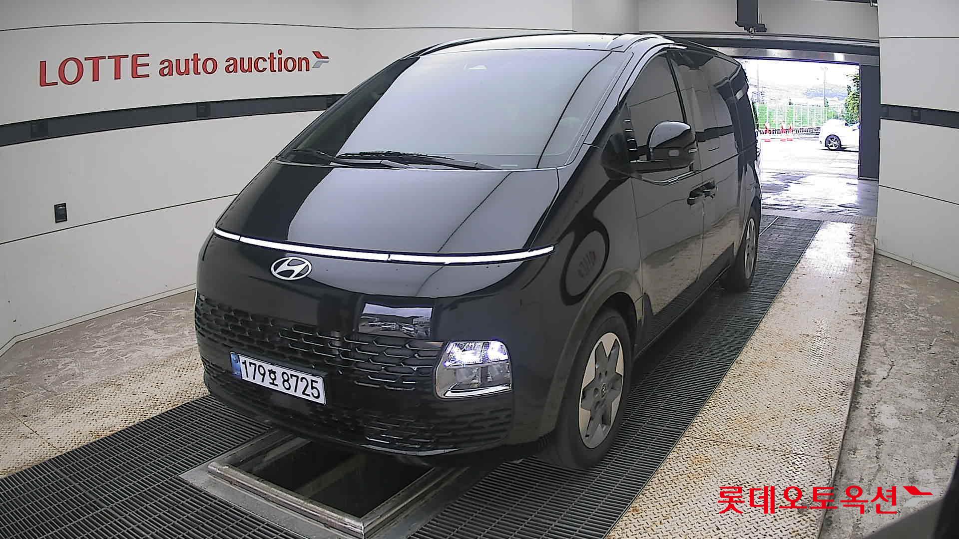 2025 - hyundai staria