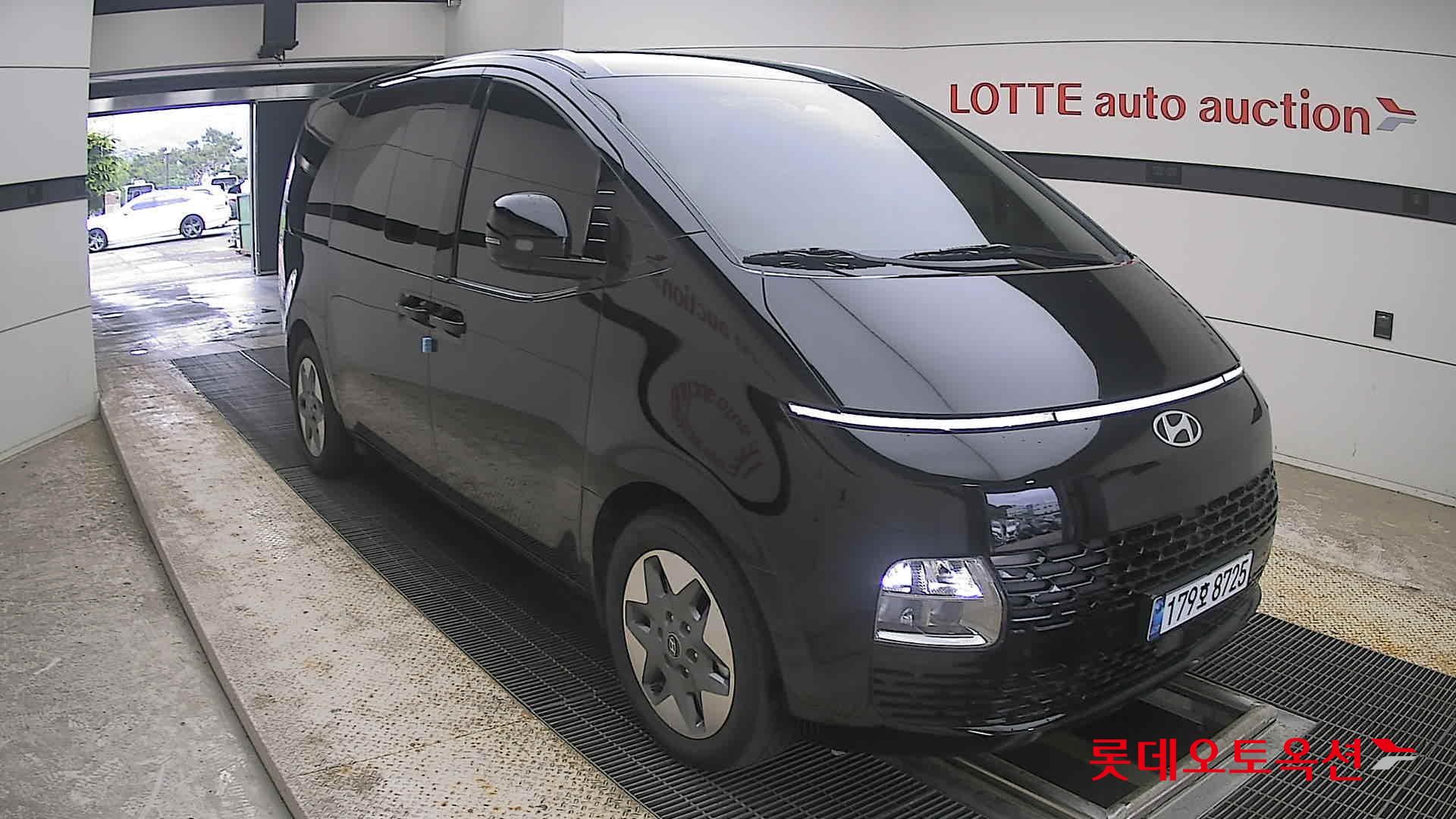 2025 - hyundai staria