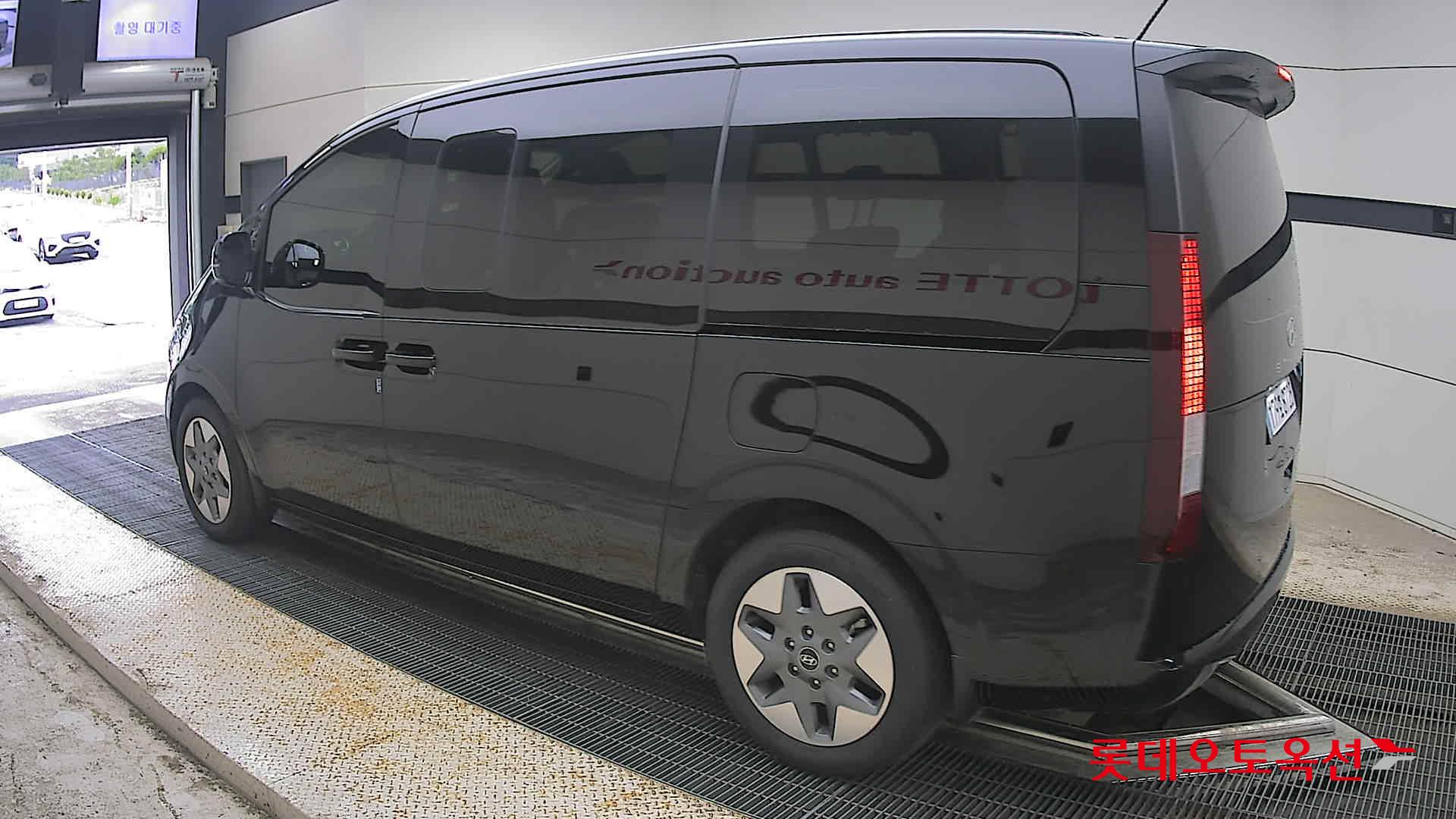 2025 - hyundai staria