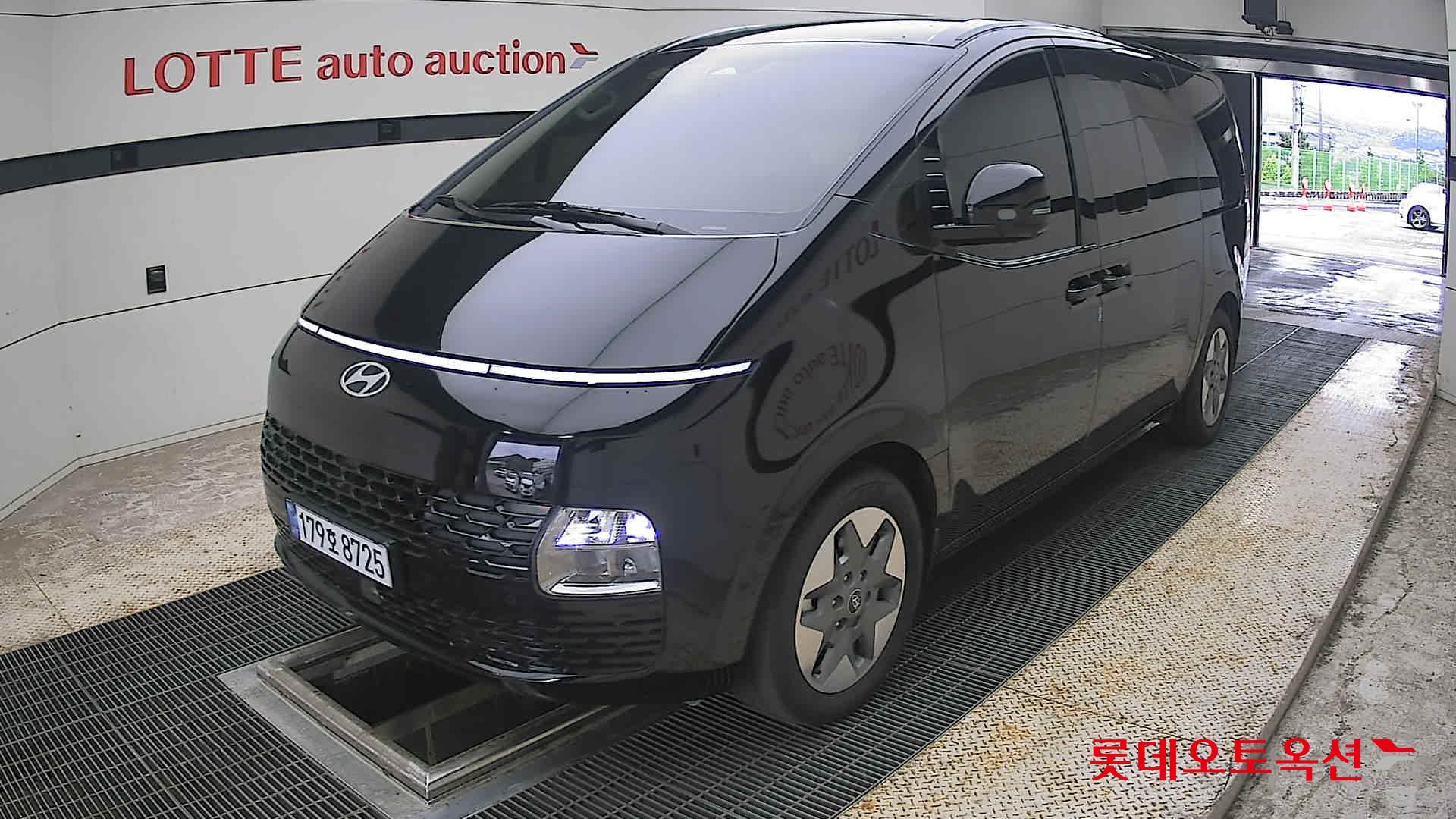 2025 - hyundai staria