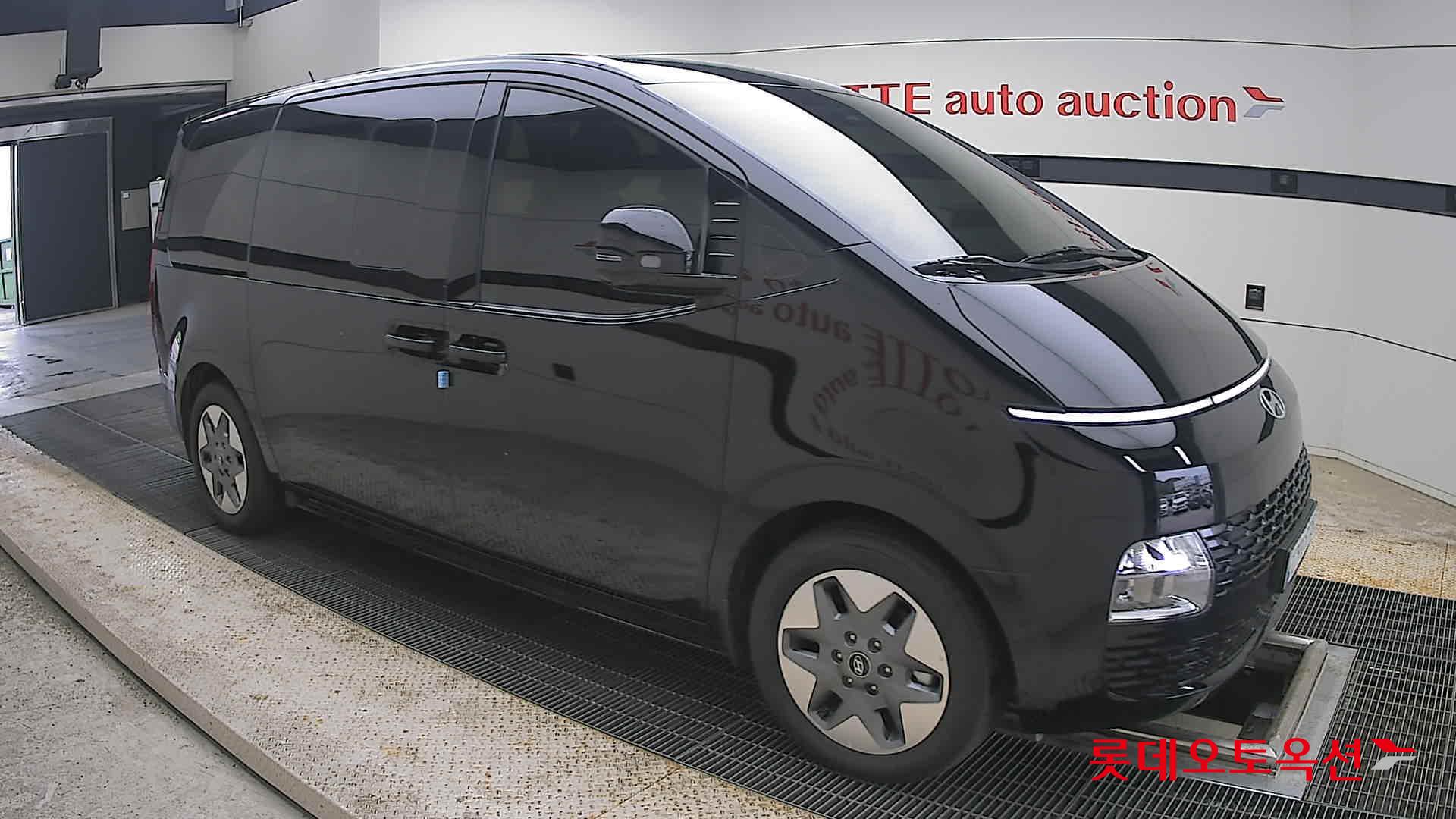 2025 - hyundai staria