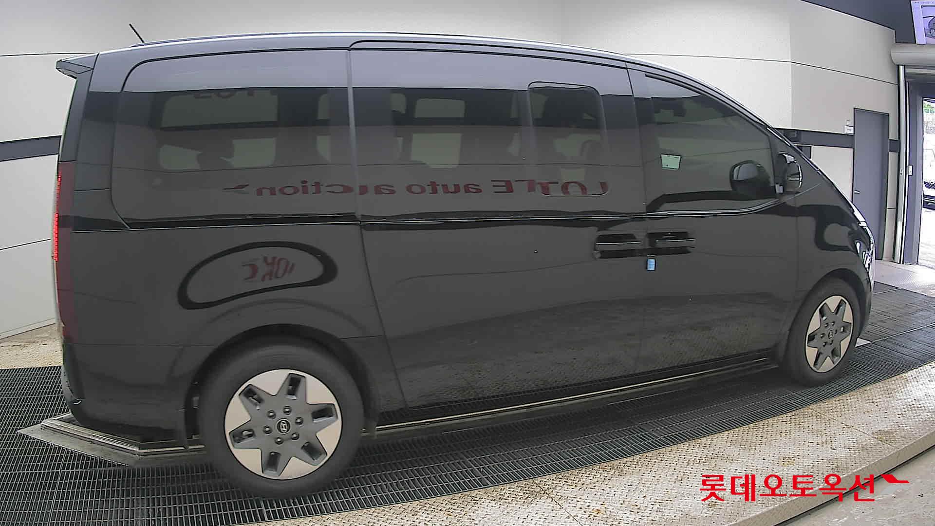 2025 - hyundai staria