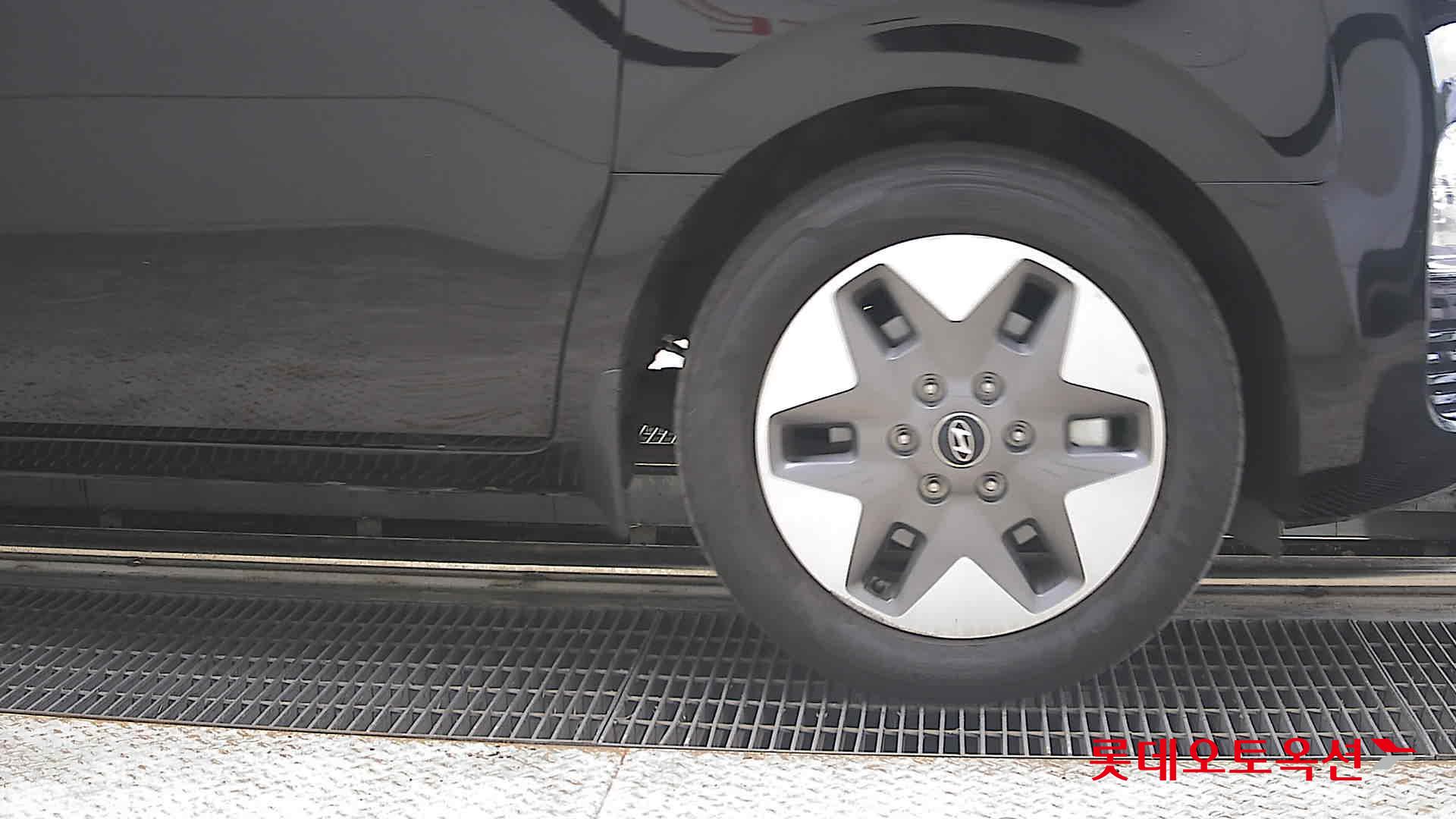 2025 - hyundai staria