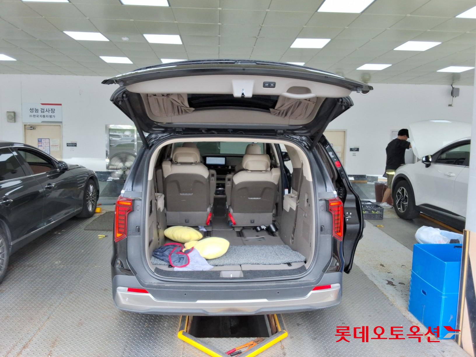 2024 - kia carnival