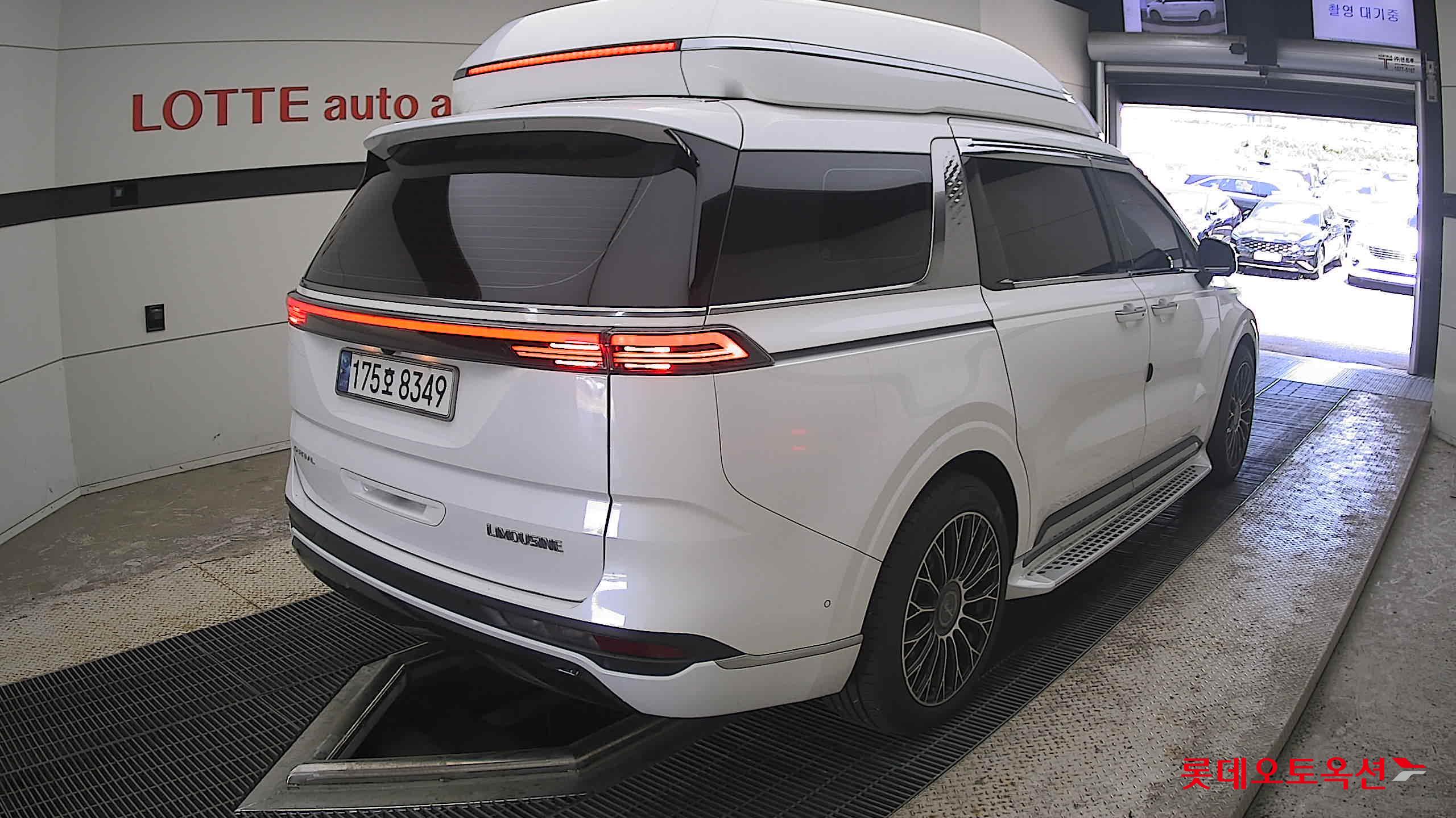 2023 - kia carnival