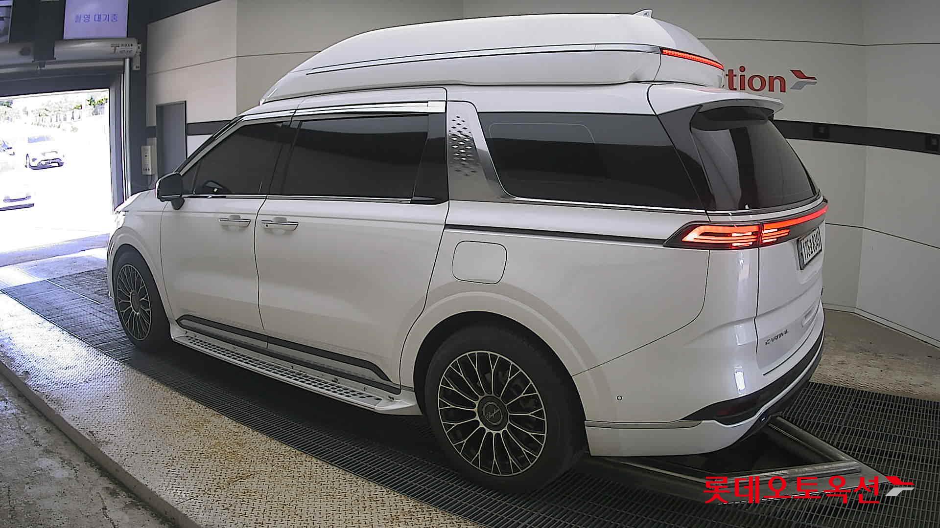 2023 - kia carnival