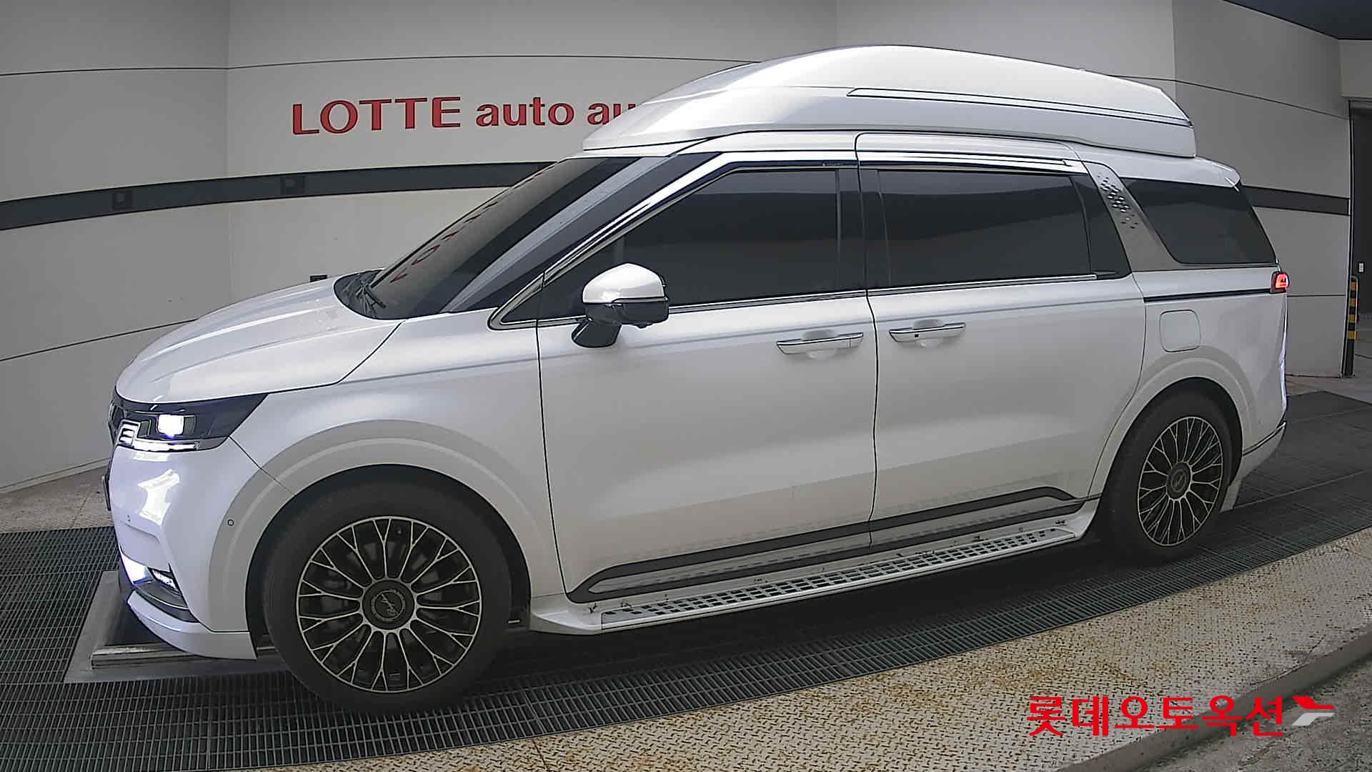 2023 - kia carnival