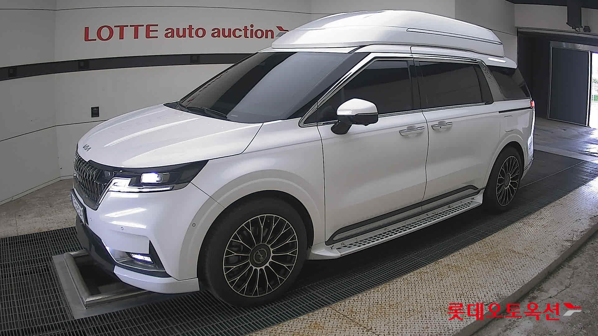 2023 - kia carnival