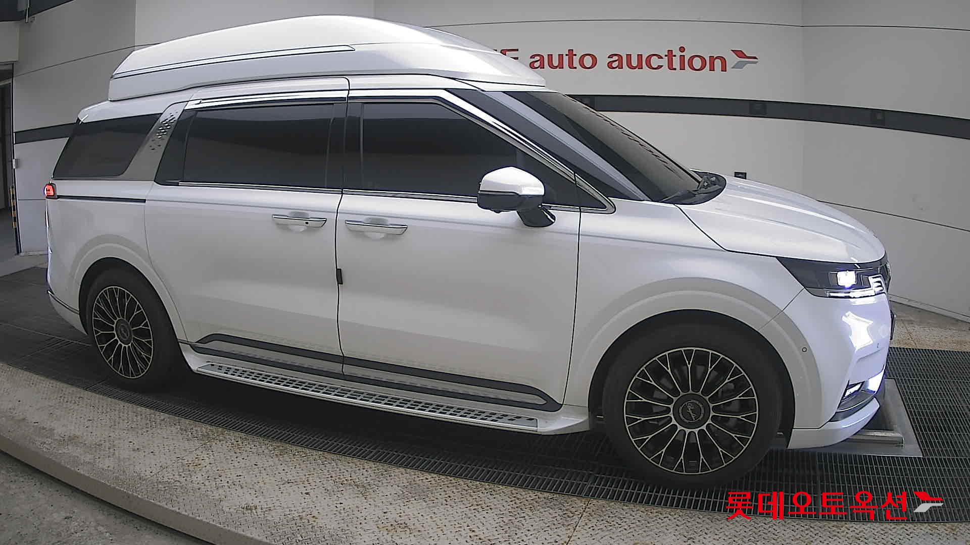 2023 - kia carnival