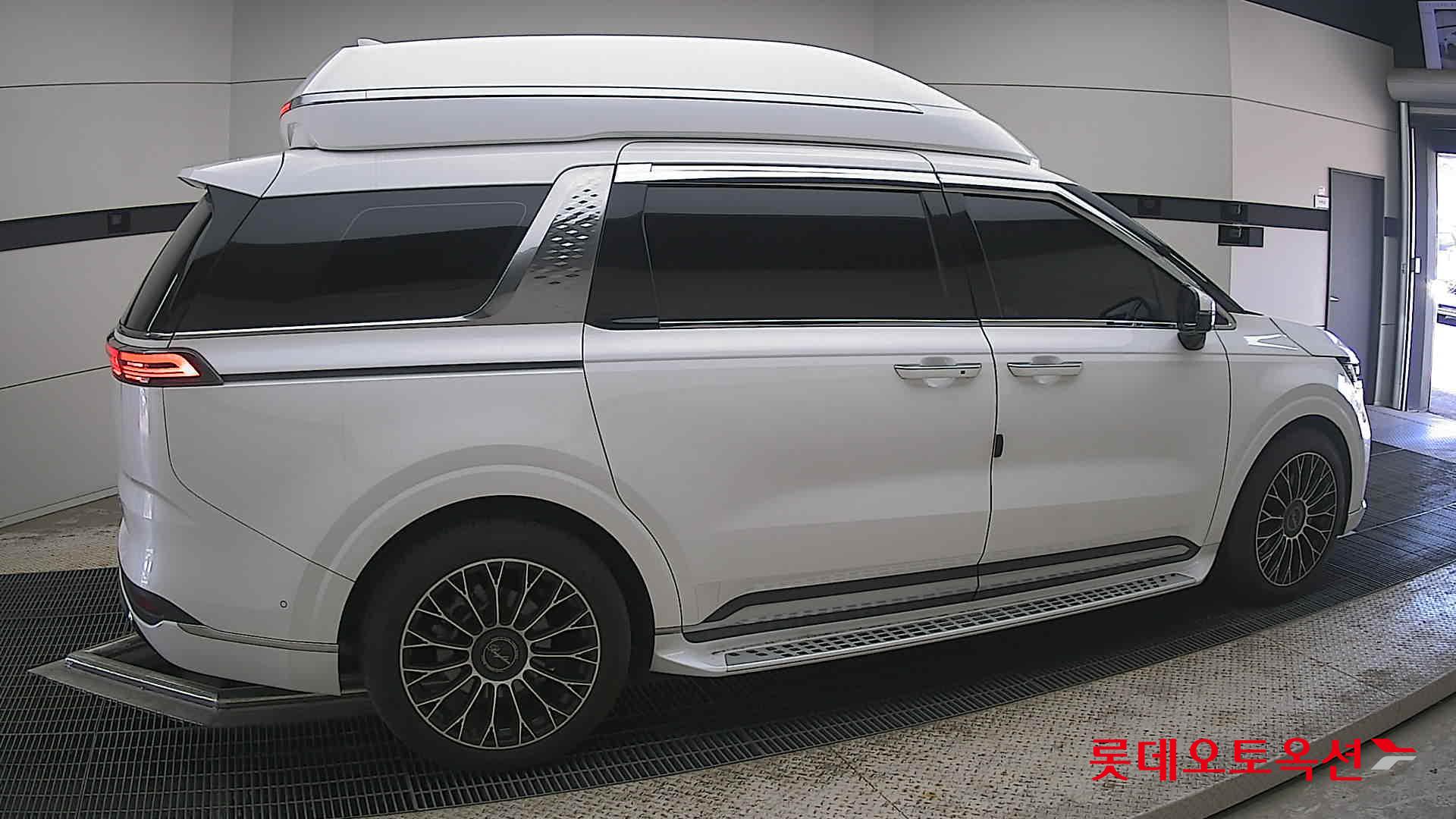 2023 - kia carnival