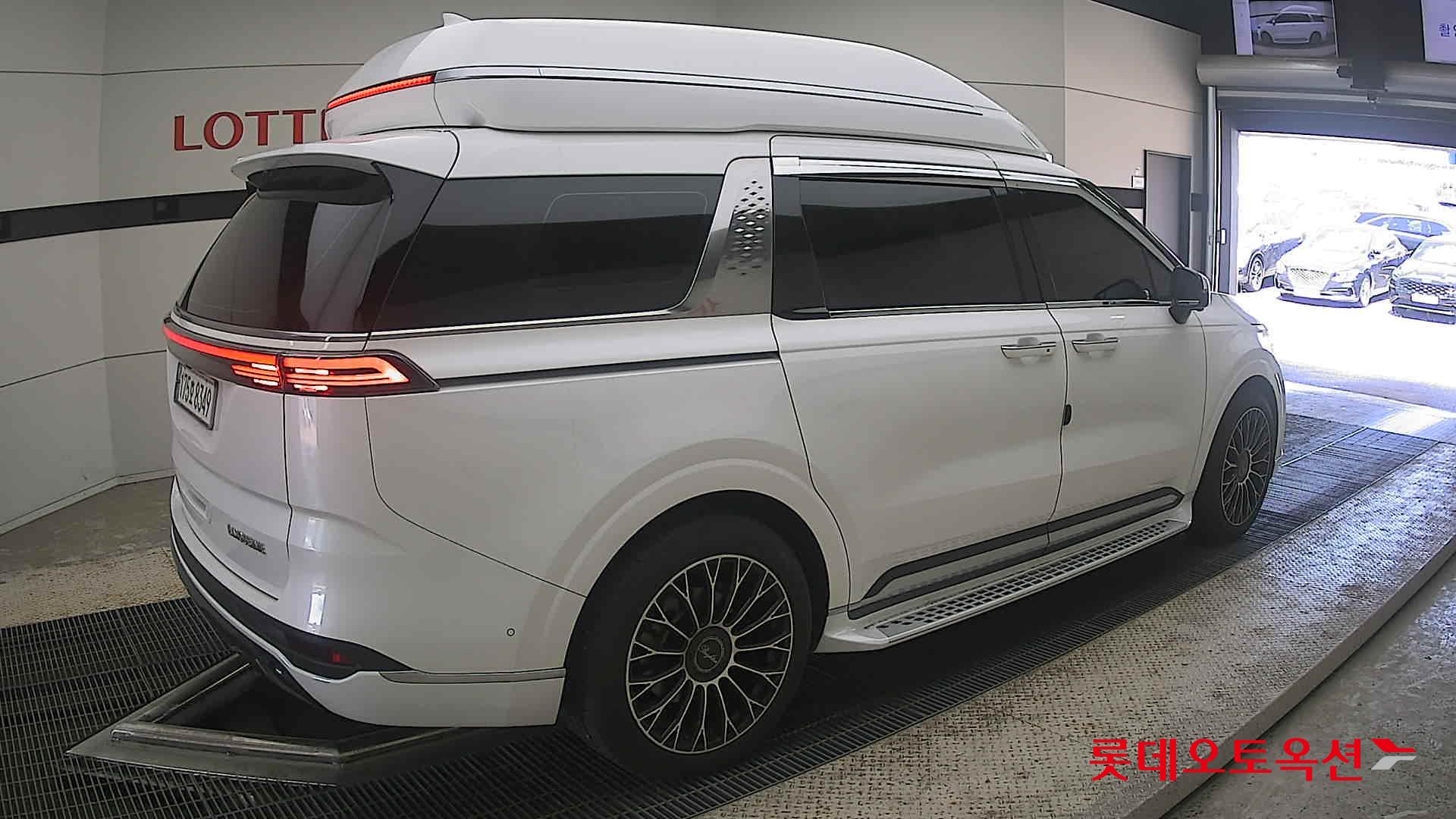 2023 - kia carnival