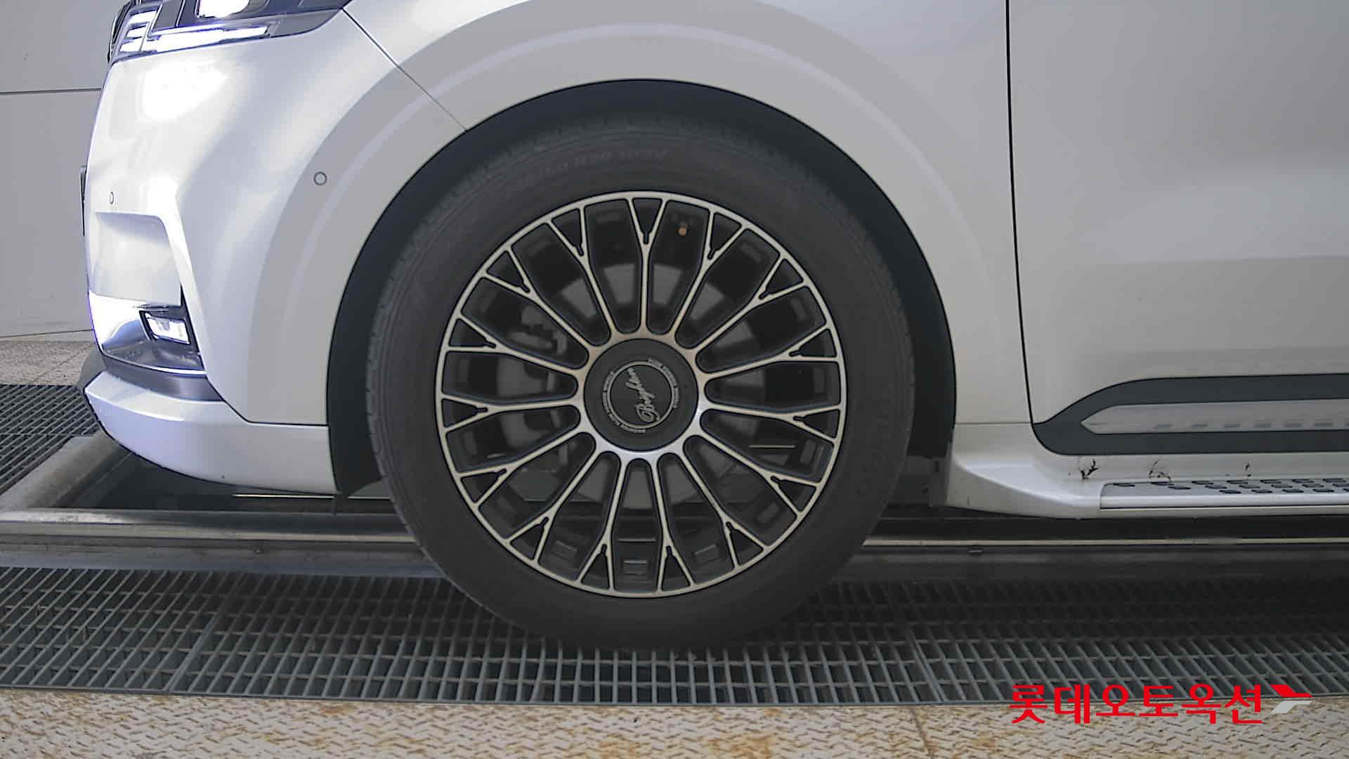 2023 - kia carnival