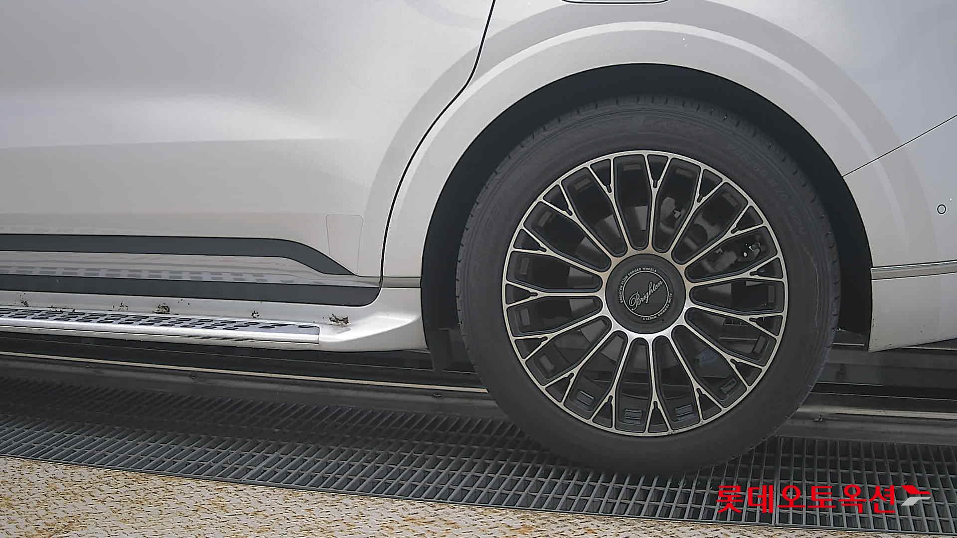 2023 - kia carnival