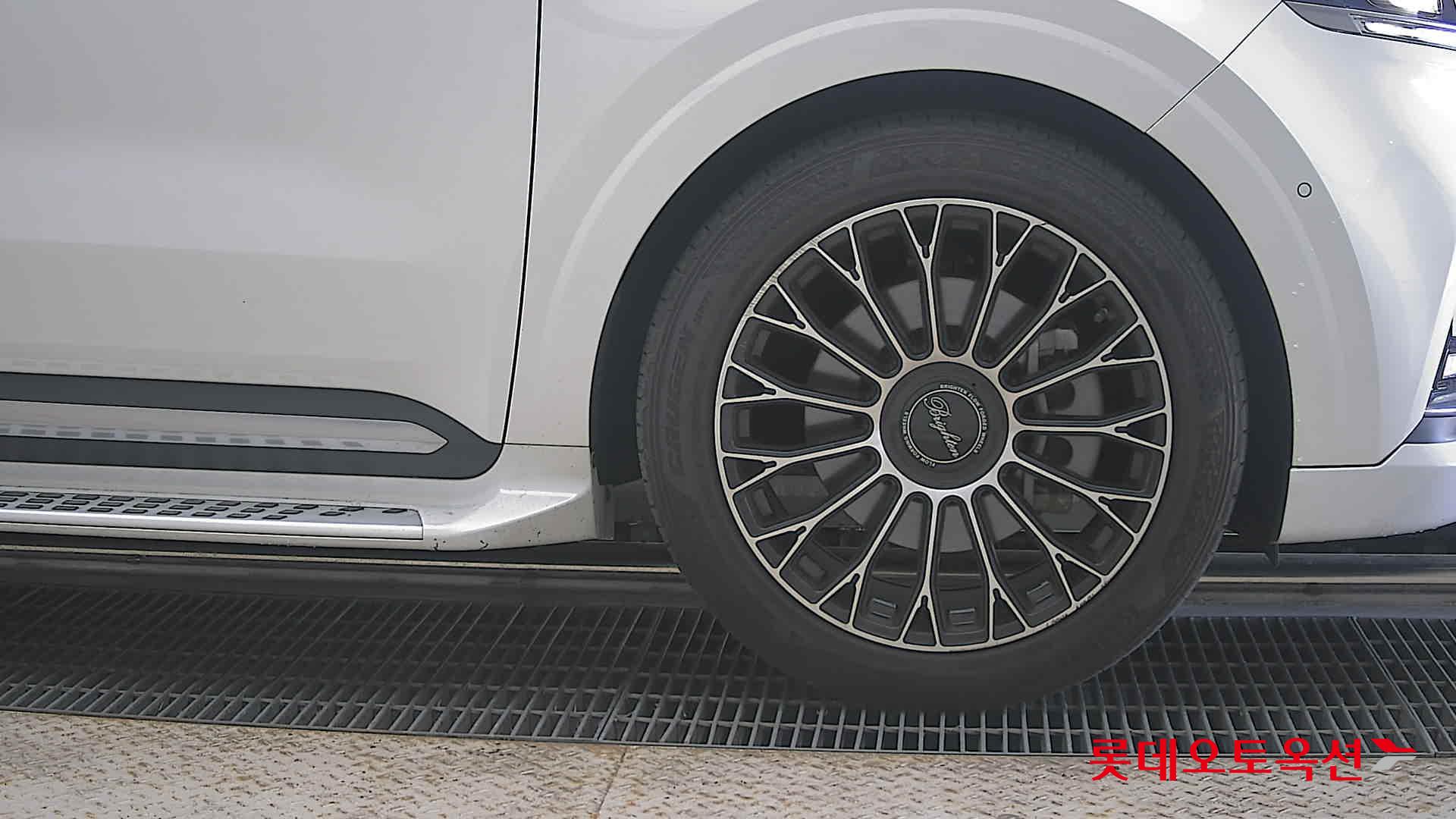 2023 - kia carnival