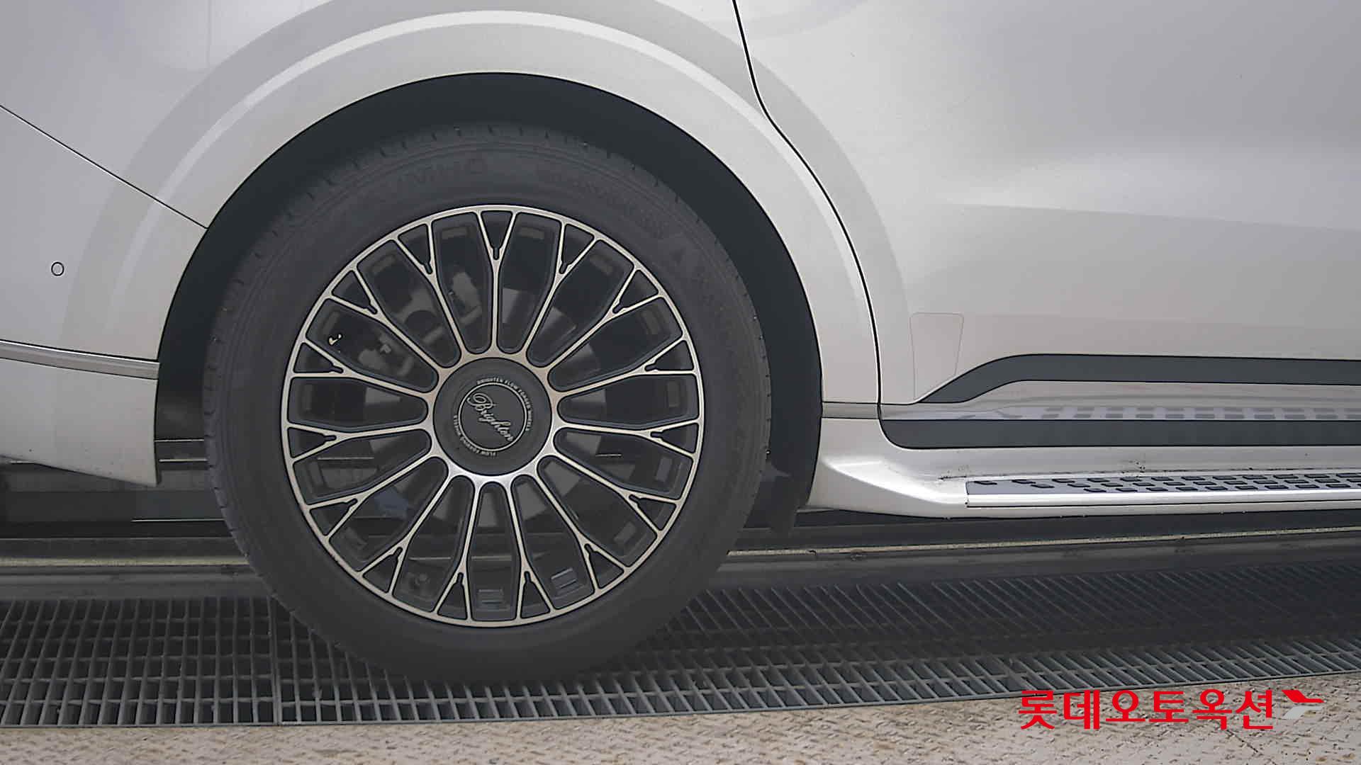 2023 - kia carnival