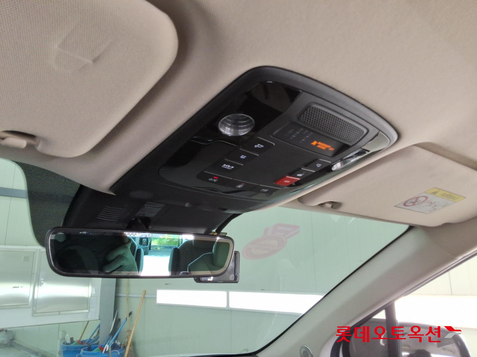 2023 - kia carnival